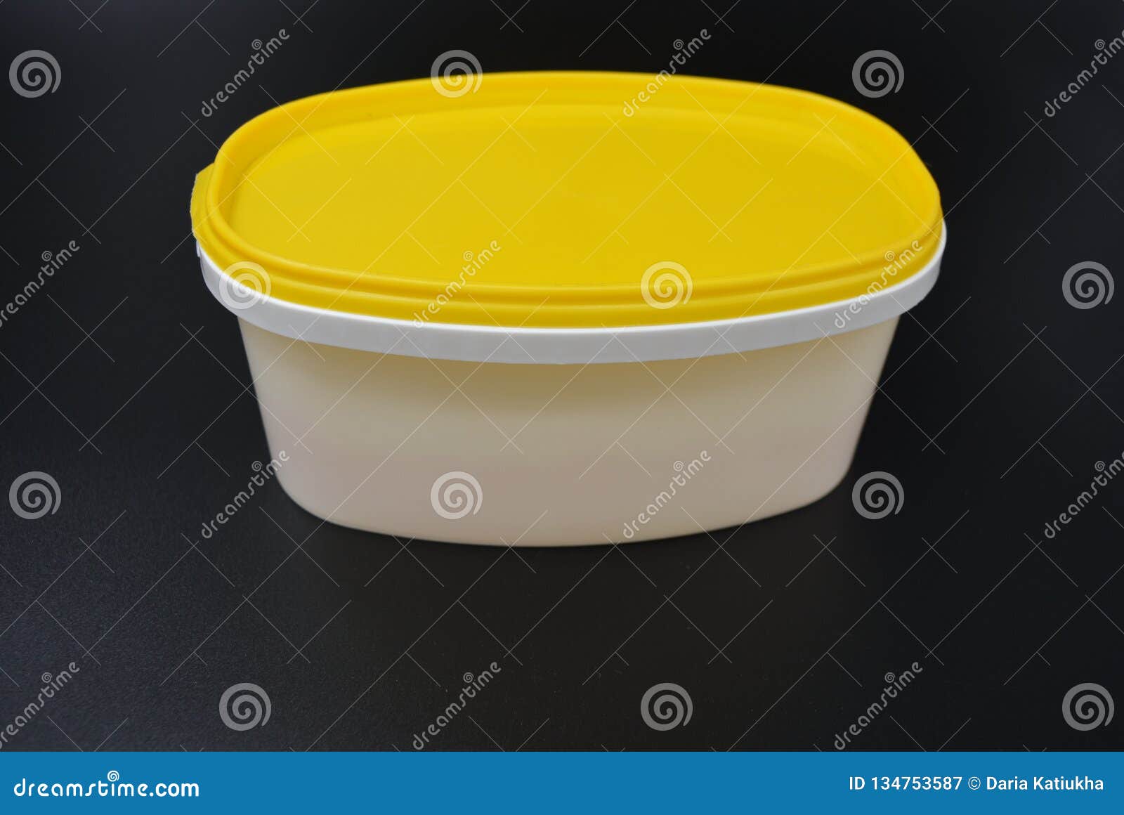 fluid image container with black background fluid image container with black background