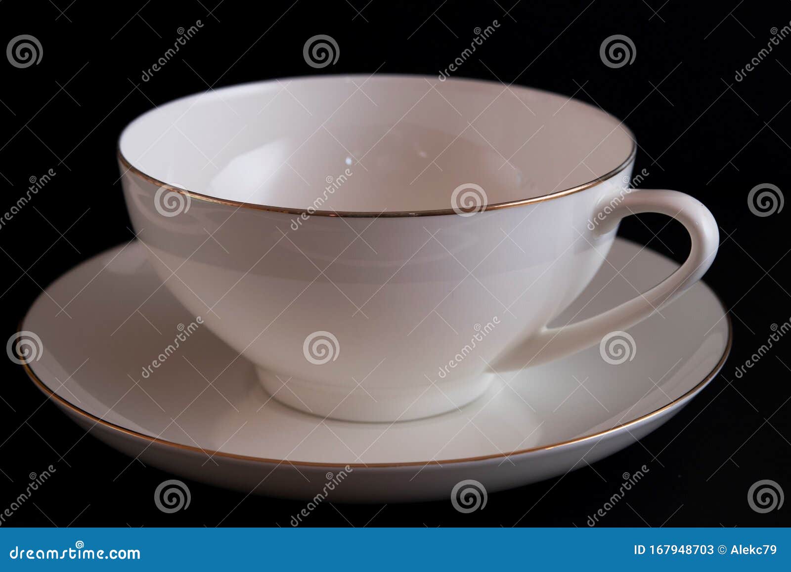 White tea cup and saucer 库存图片. 图片 包括有 茶杯, 背包, 咖啡因, 咖啡馆 167948703