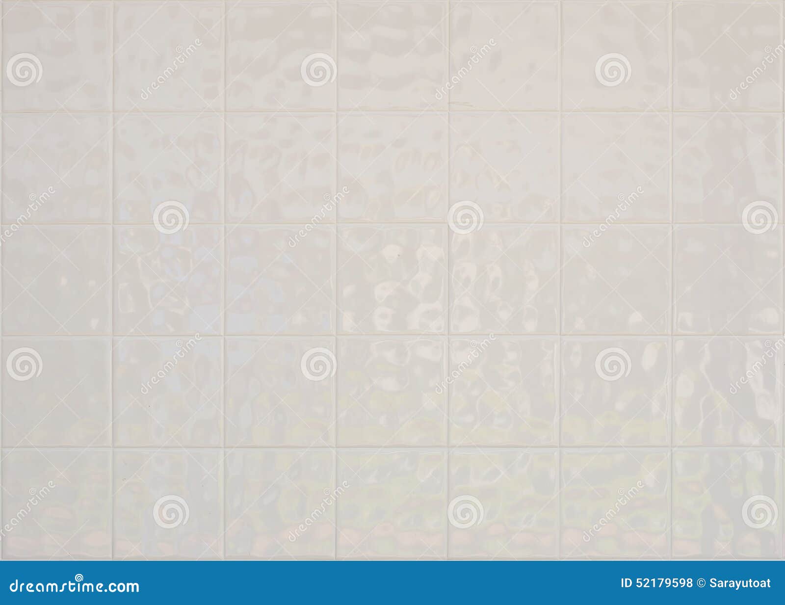 Earthernware tile with dodo pattern , with underglaze blue and lusters on a  white slip. Dated 1882 Stock Photo - Alamy