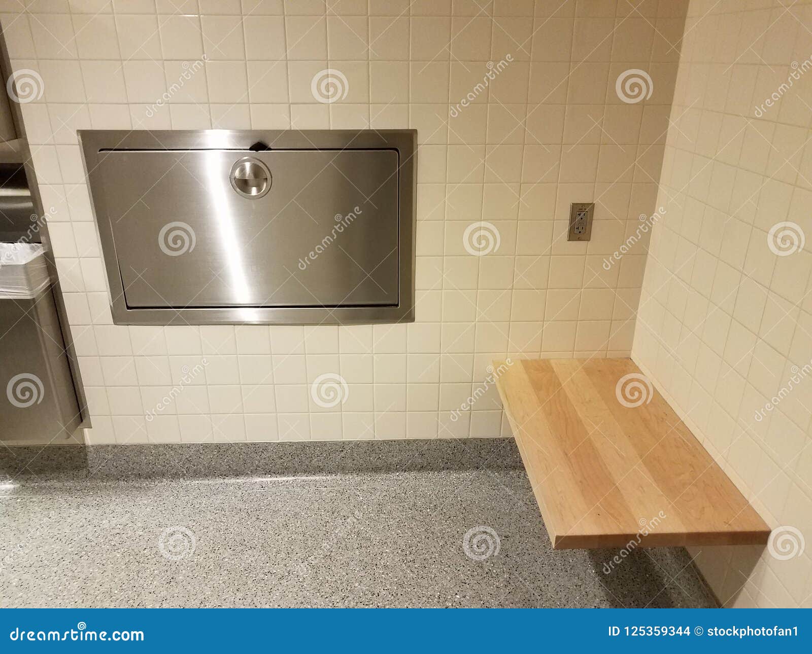 floor changing station