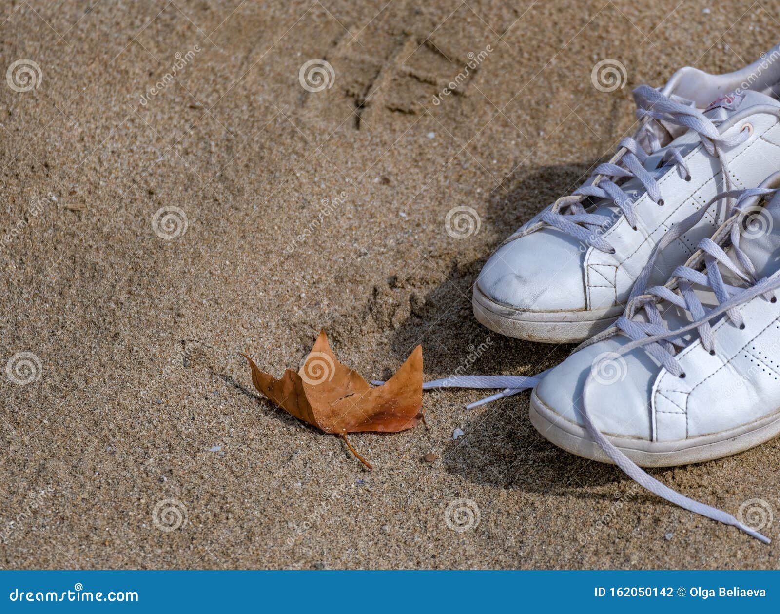 trendy beach shoes