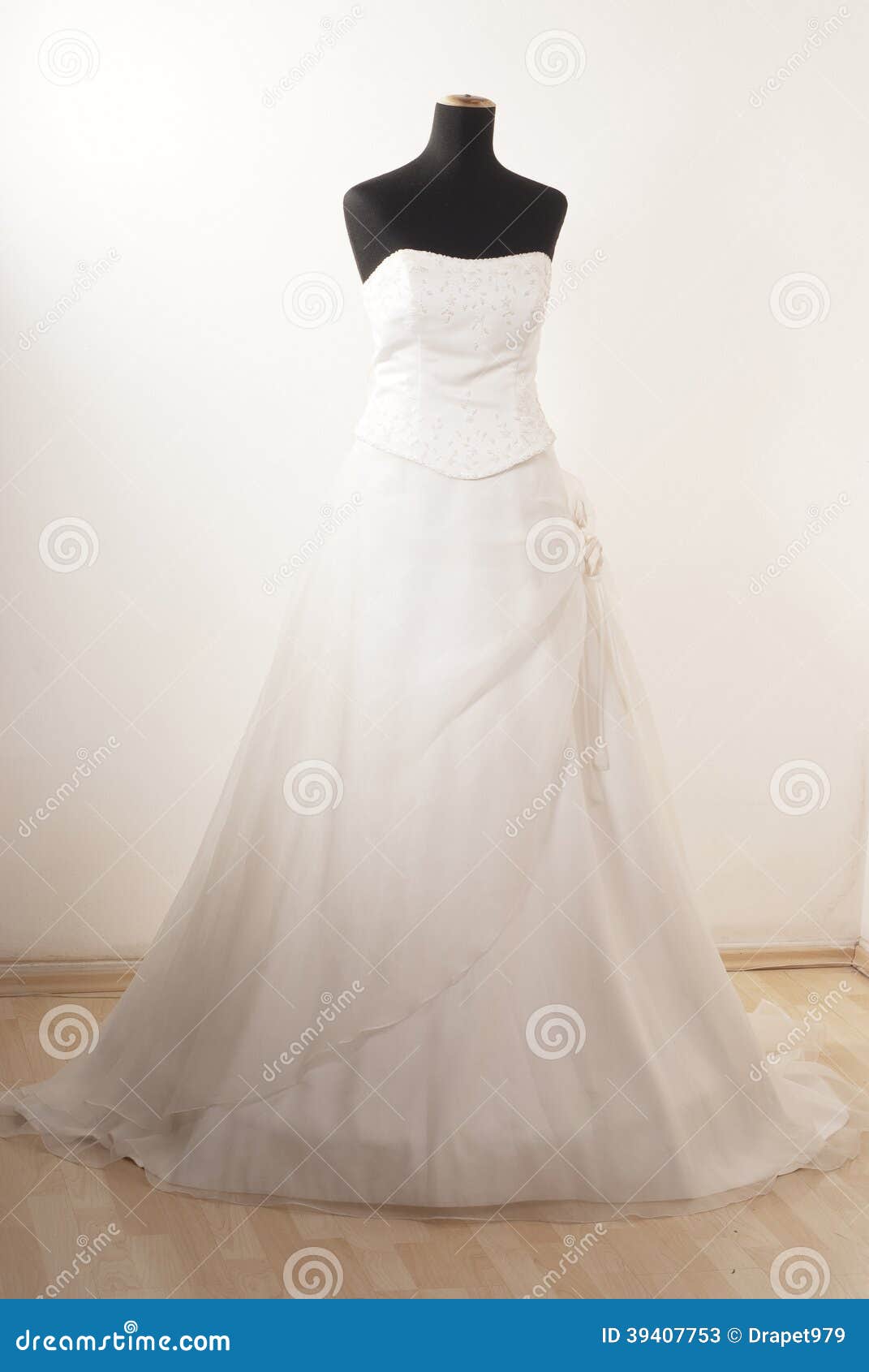 White Wedding Dress On Mannequin Stock Image Image of 