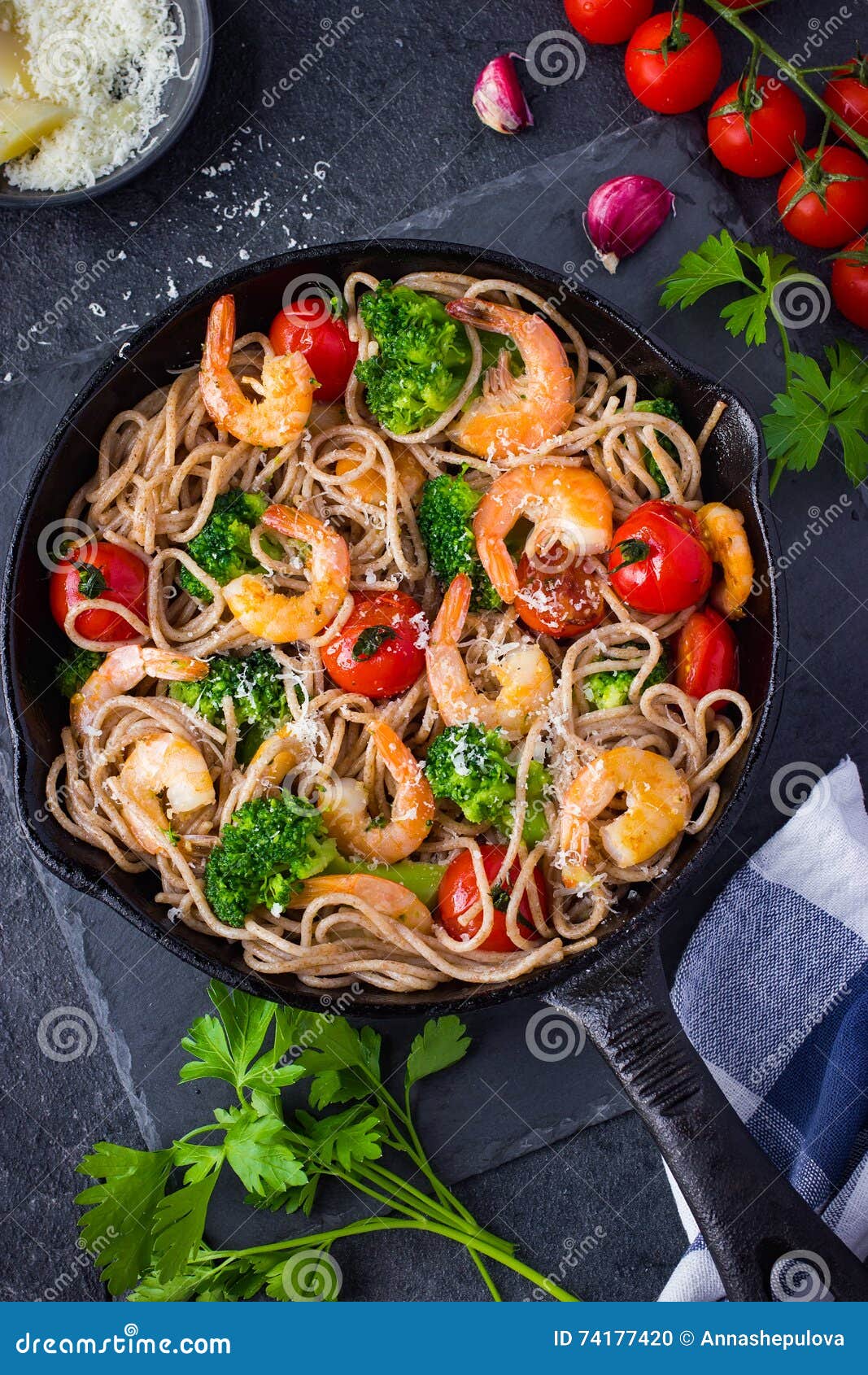 Whole Grain Spaghetti Pasta with Shrimps and Broccoli Stock Photo