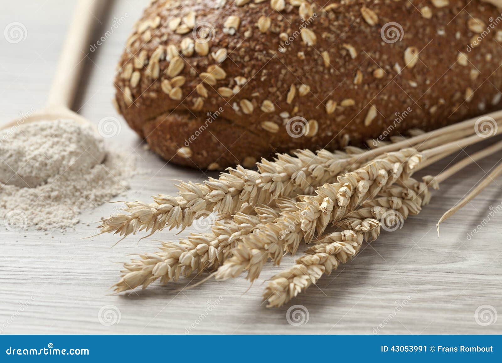 whole weat bread,dried wheat and flour