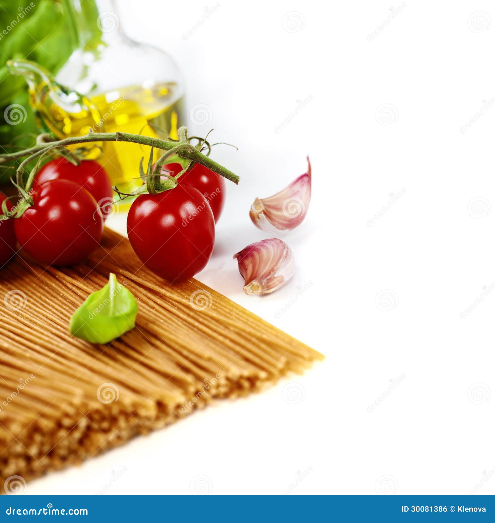Whole wheat spaghetti stock photo. Image of mediterranean 30081386