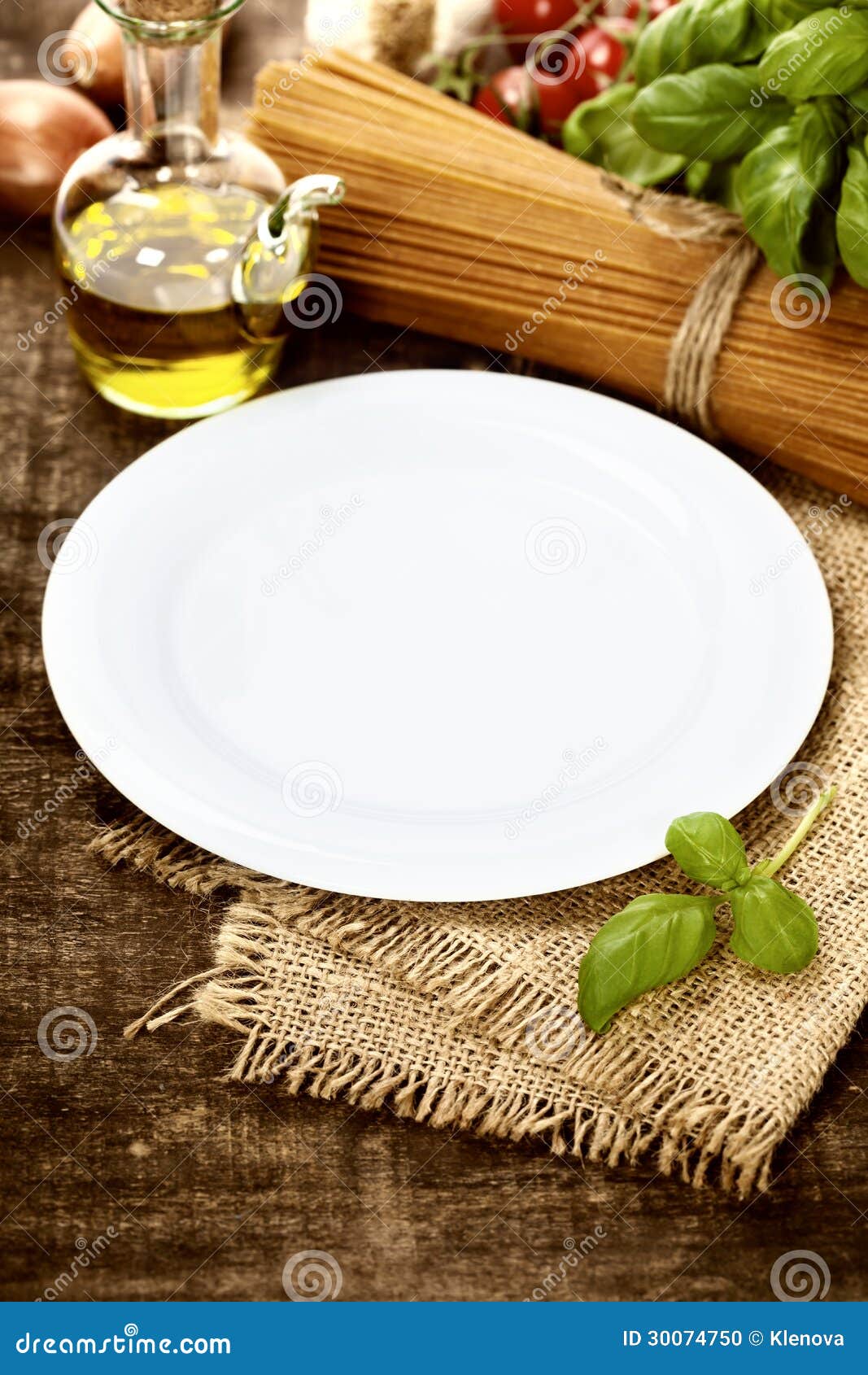 Whole wheat spaghetti stock photo. Image of country, spageti 30074750