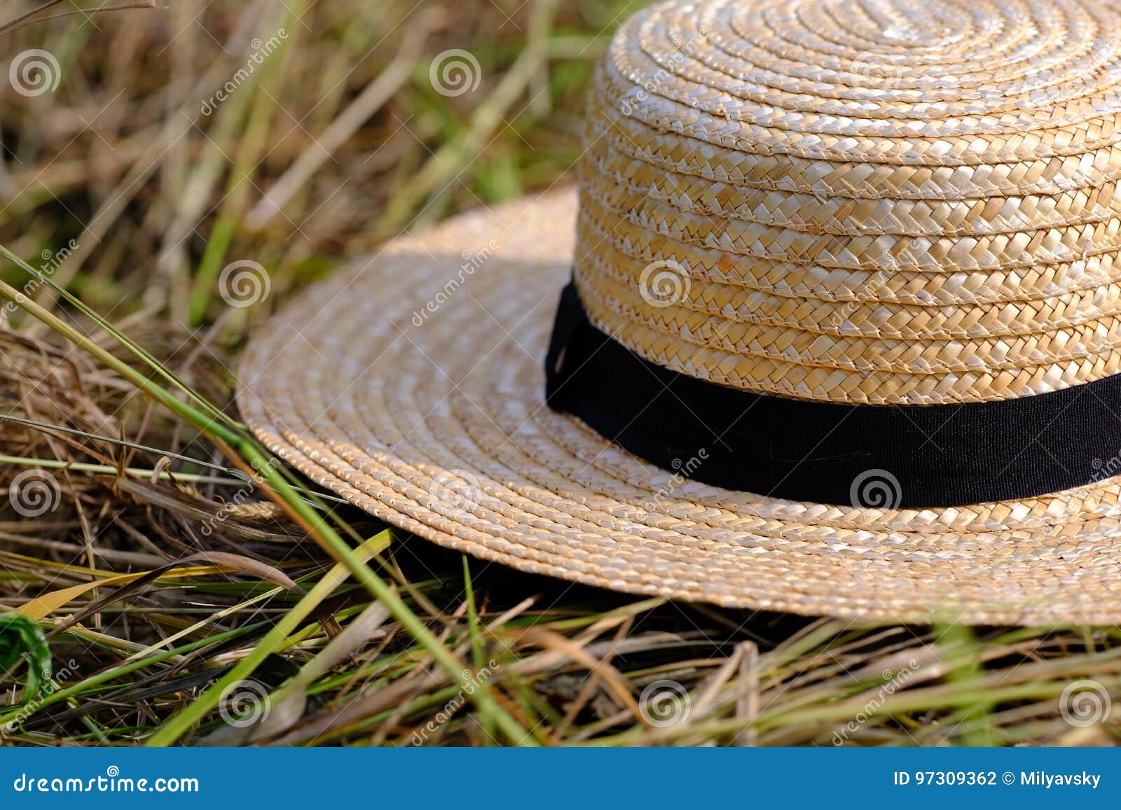 Wicker hat, hay, farm stock photo. Image of comfort, good - 97309362