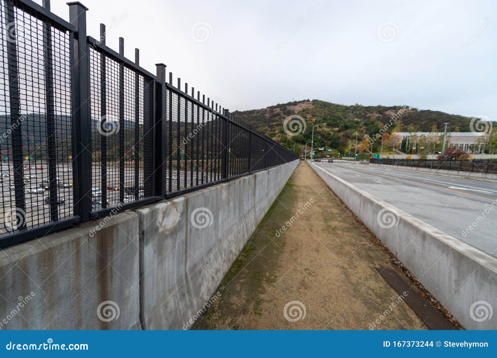 wildlife crossing on bridge over 405 freeway in los angeles