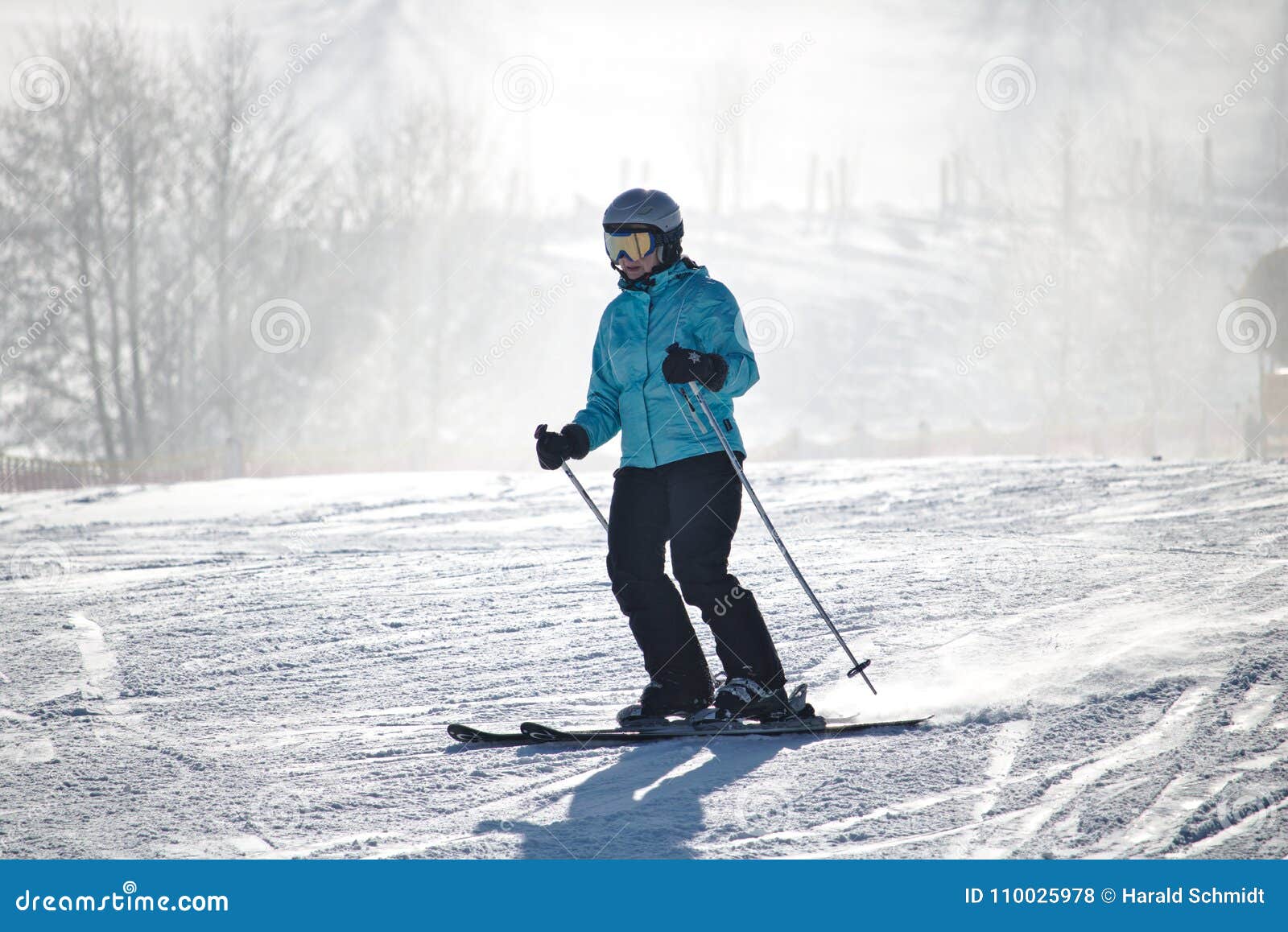 Willingen 德国 18年2月7日 蓝色滑雪服的女性滑雪者在滑雪坡道编辑类库存照片 图片包括有一个 运行 Willingen 德国 18年2月7日 蓝色滑雪服的女性滑雪者在滑雪坡道编辑类库存照片 图片包括有一个 运行
