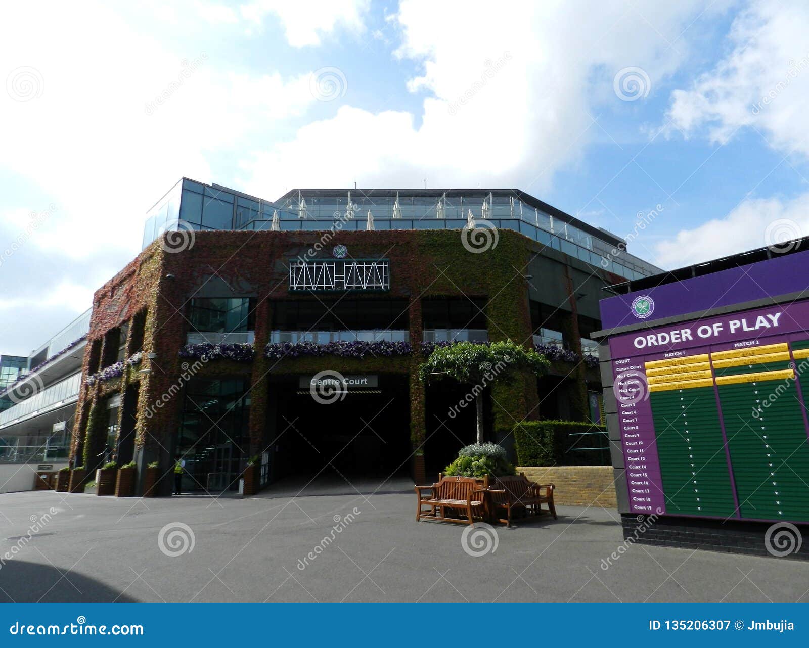 Centre Court, All England Lawn Tennis and Croquet Club. Wimbledon