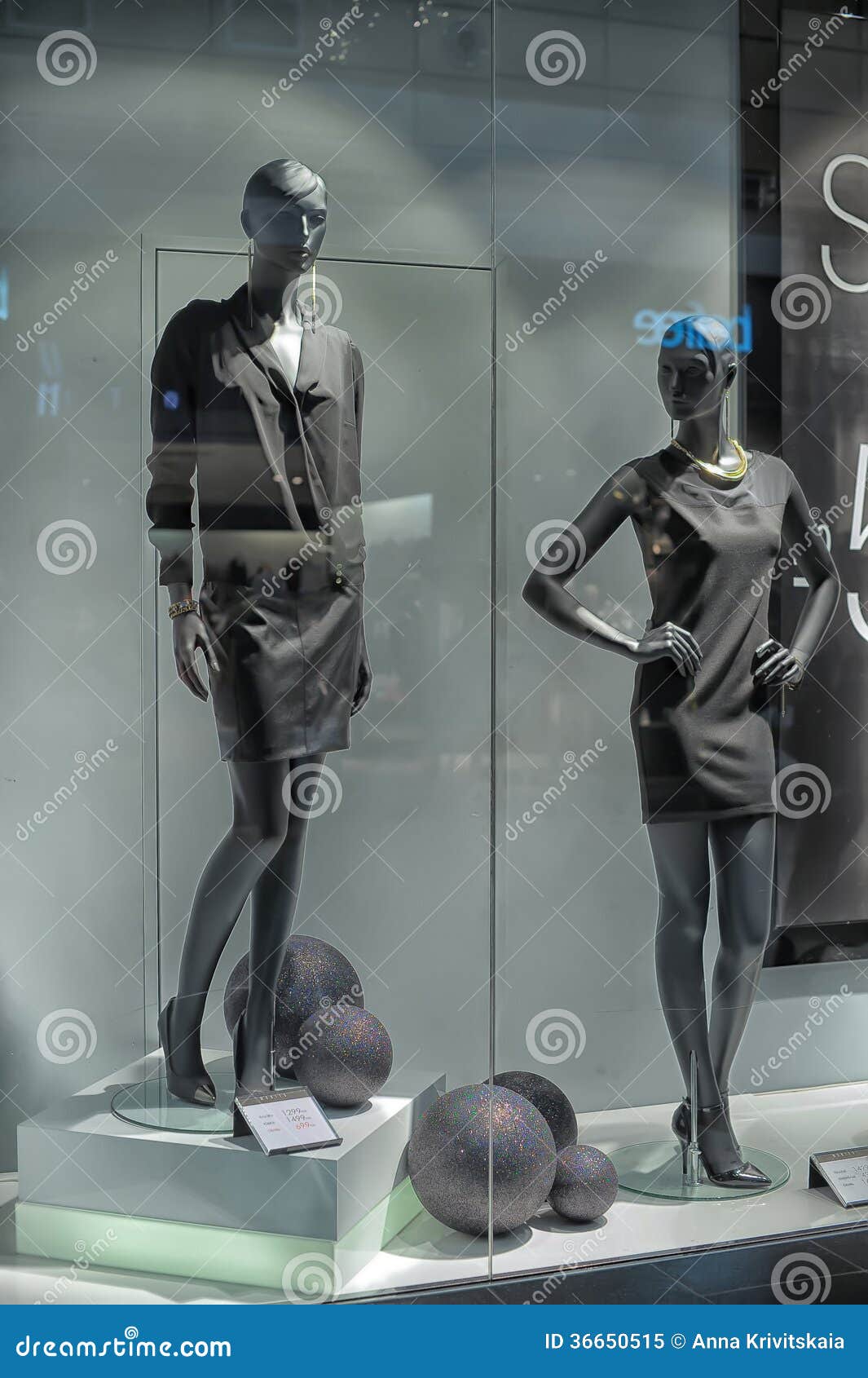Window with mannequins editorial image. Image of mannequin 36650515
