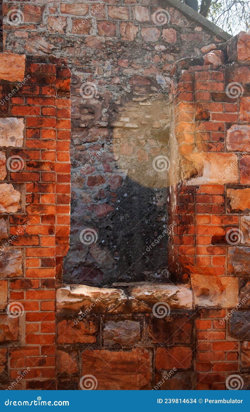 window opening to a roofless chamber in the wonderboom fort in ruins