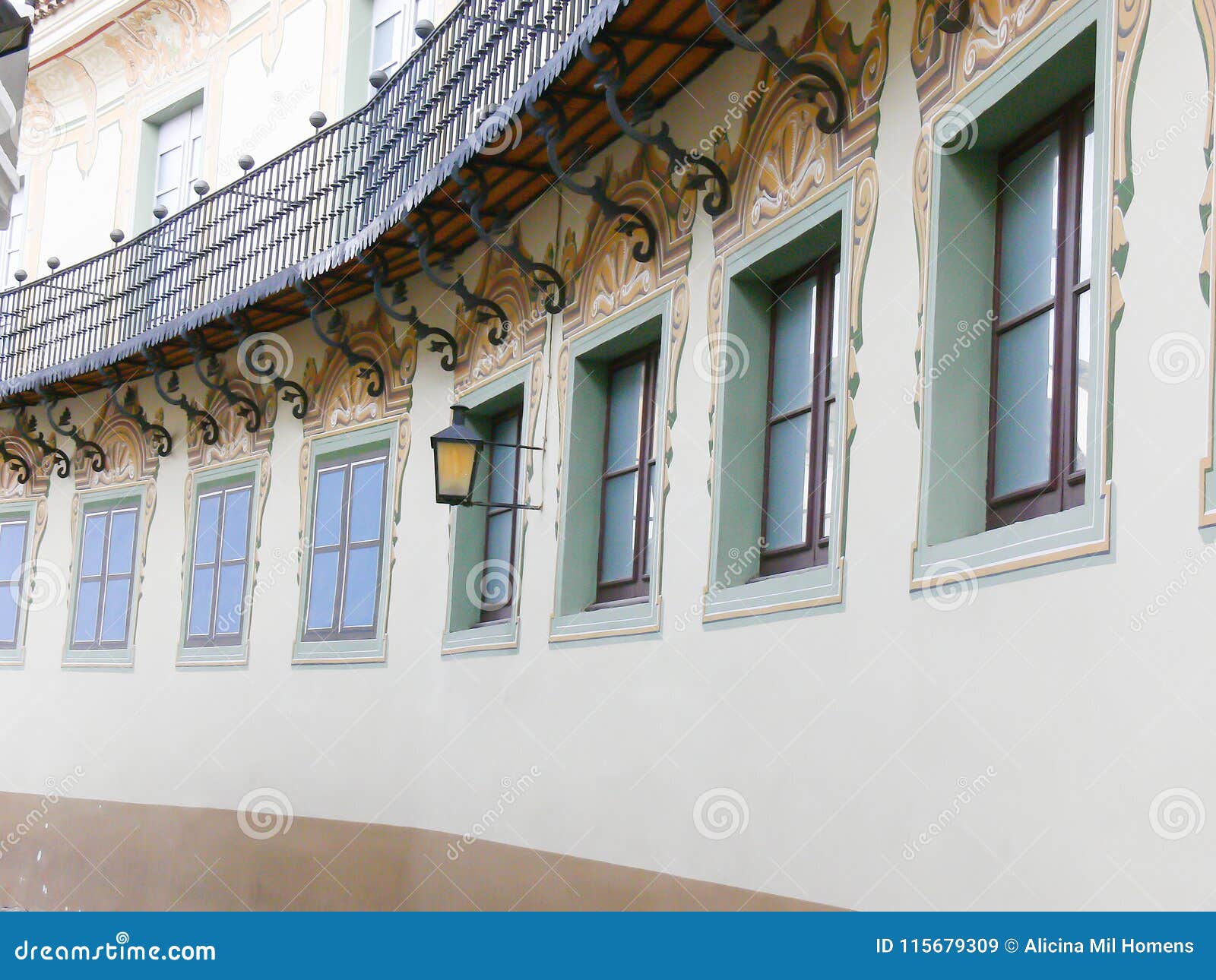 windows in el pueblo espanhol, in spain