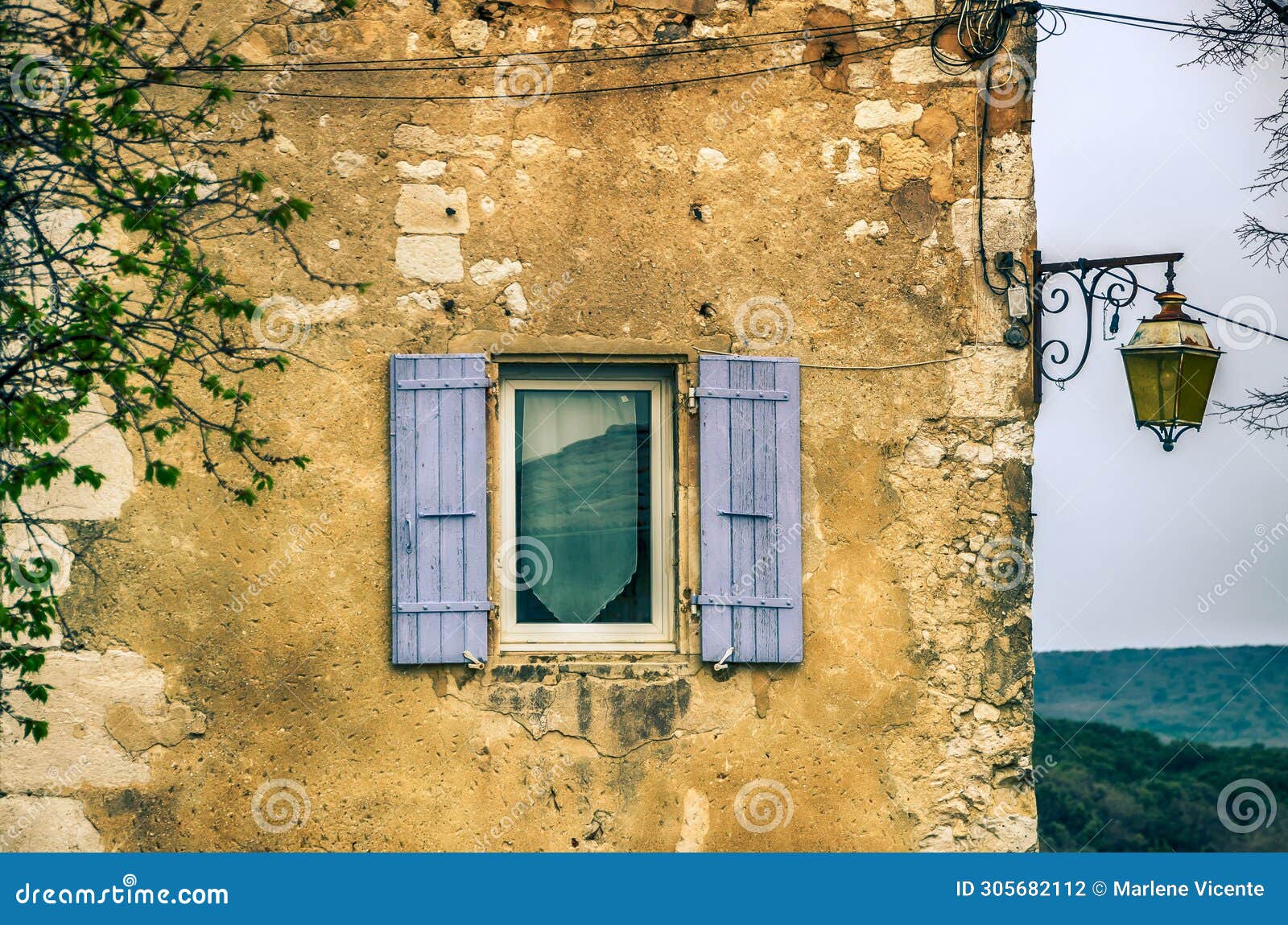 windows of la garde-adhÃÂ©mar. france