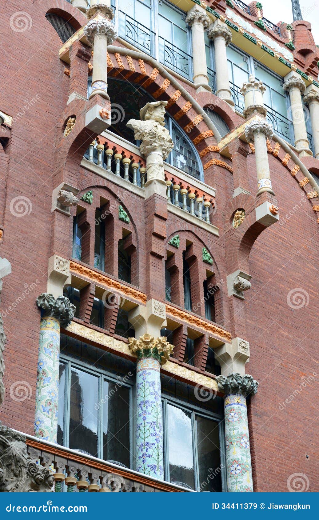 windows at palau de la mÃÂºsica catalana, barcelona