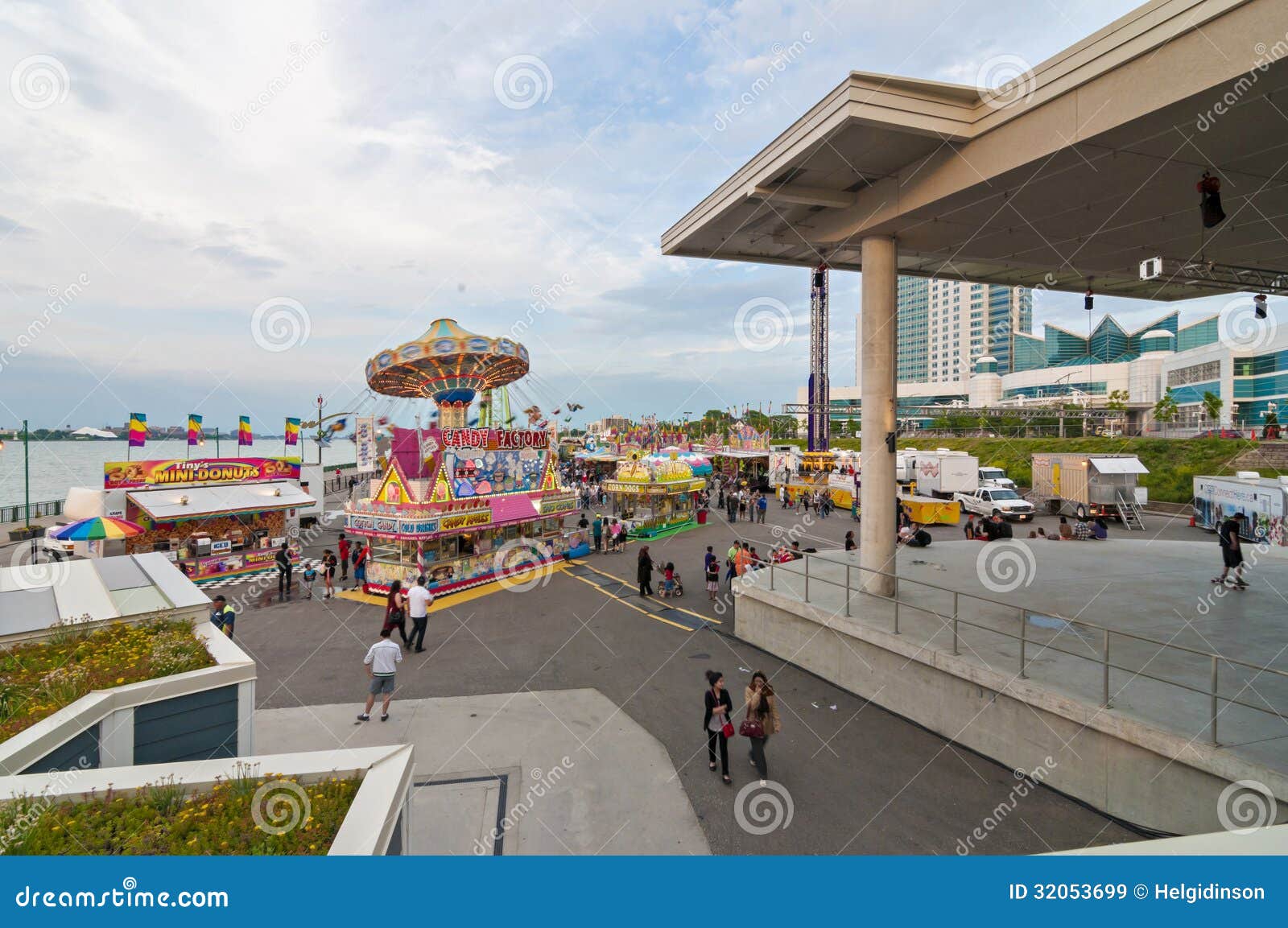 Windsor Fairground editorial stock image. Image of rotate 32053699