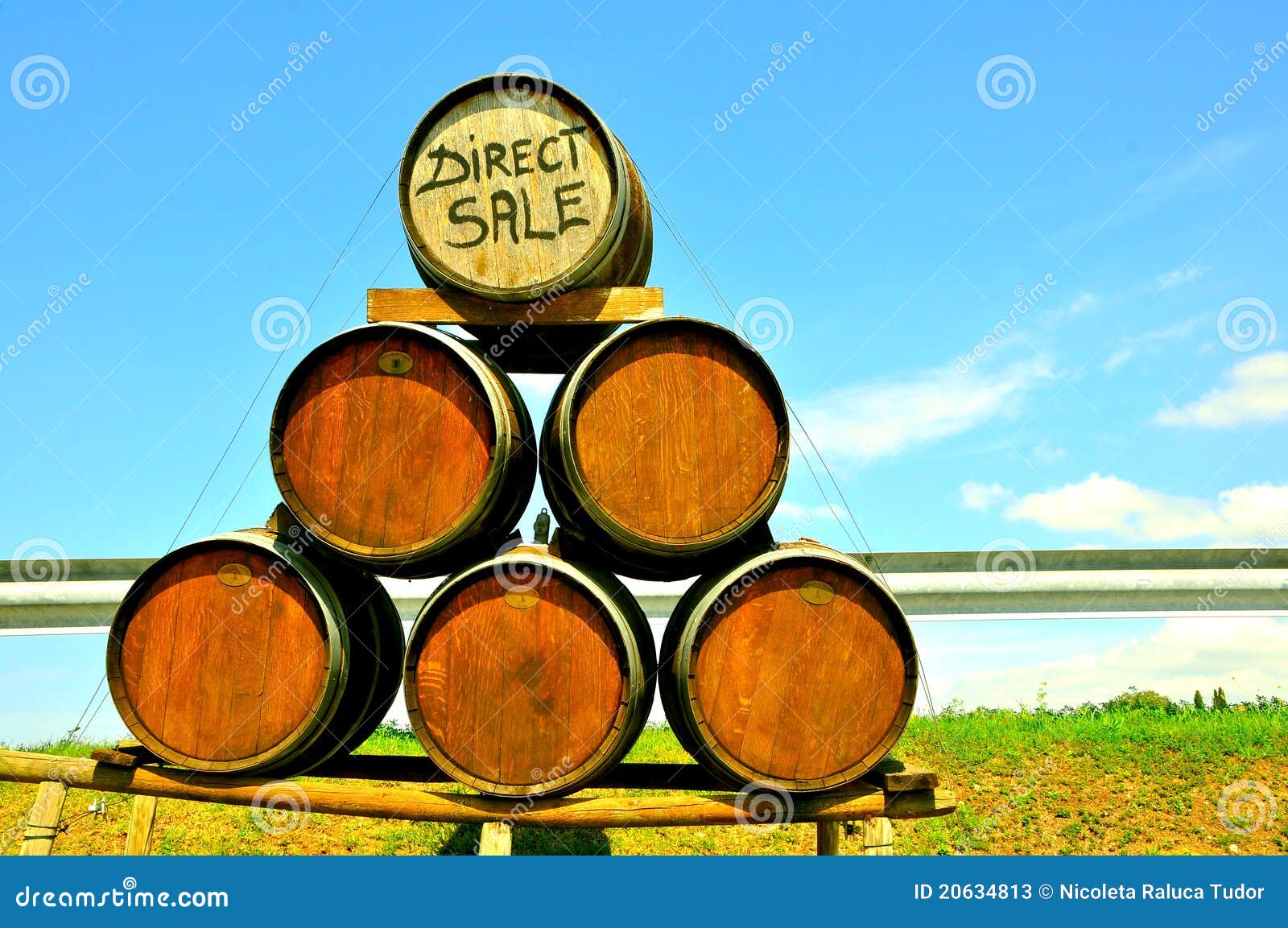 Wine direct sale in Italy stock image. Image of boxes 20634813