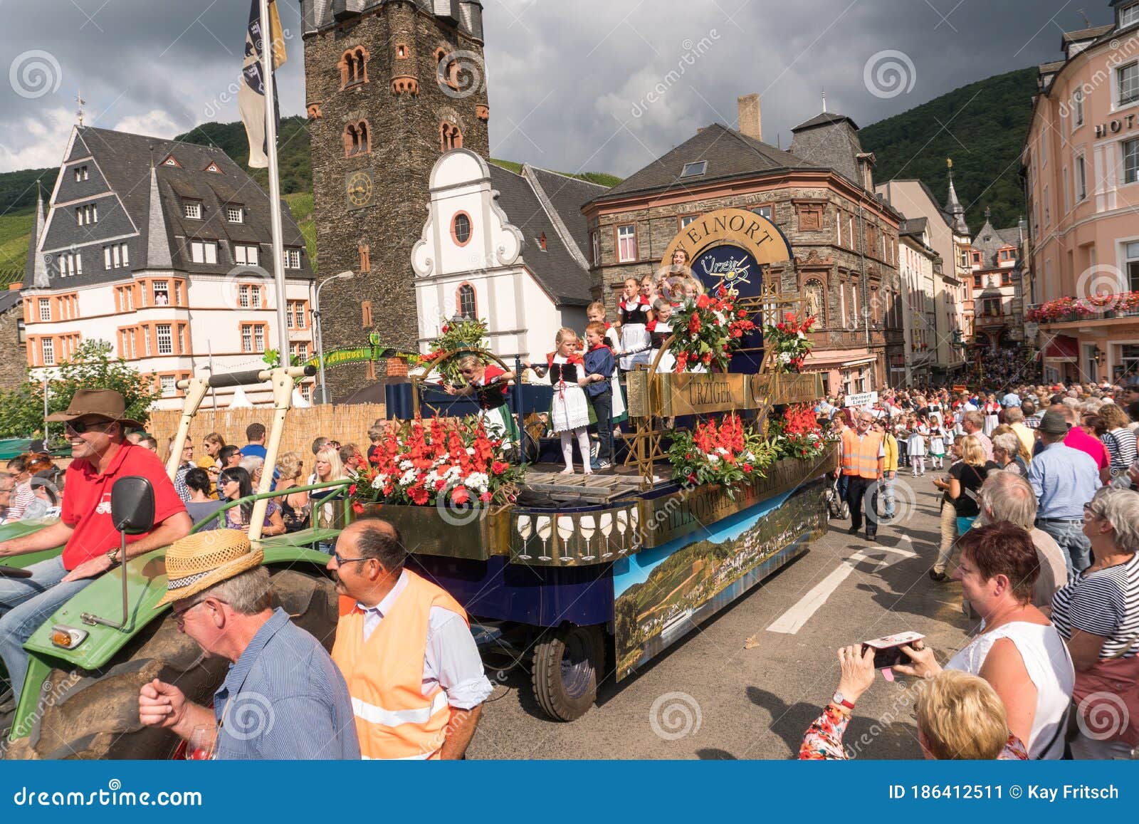 Wine Festival Parade in Bernkastel-Kues, Rheinland-Pfalz, Germany, Europe  Editorial Photo - Image of musician, european: 186412511