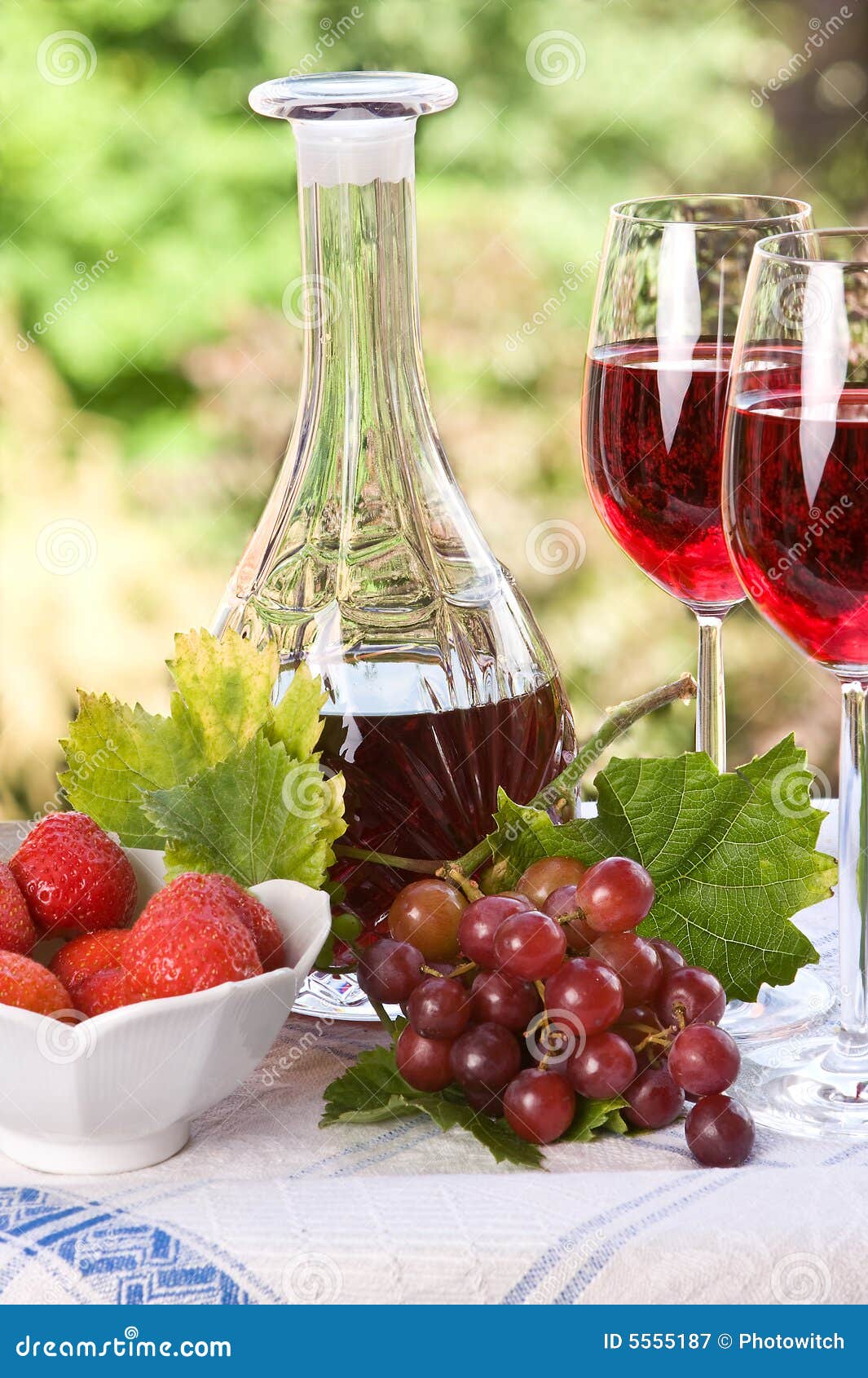 Wine and fruits stock image. Image of harvest, countryside 5555187