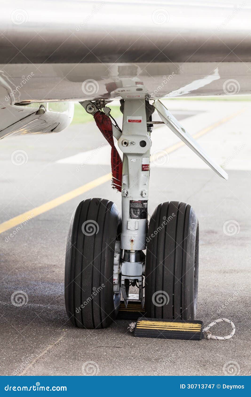 Wing landing gear stock image. Image of airplane, construction 30713747