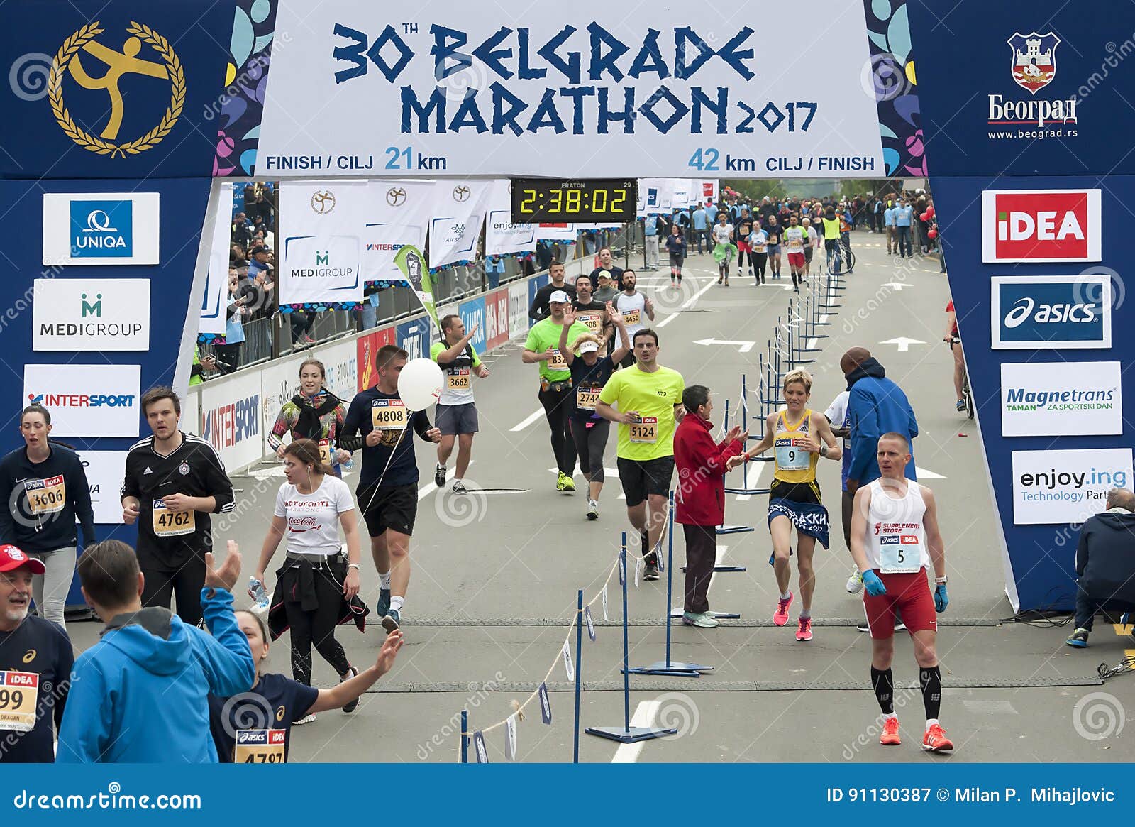 download marathon woman running the race to revolutionize women download marathon woman running the race to revolutionize women