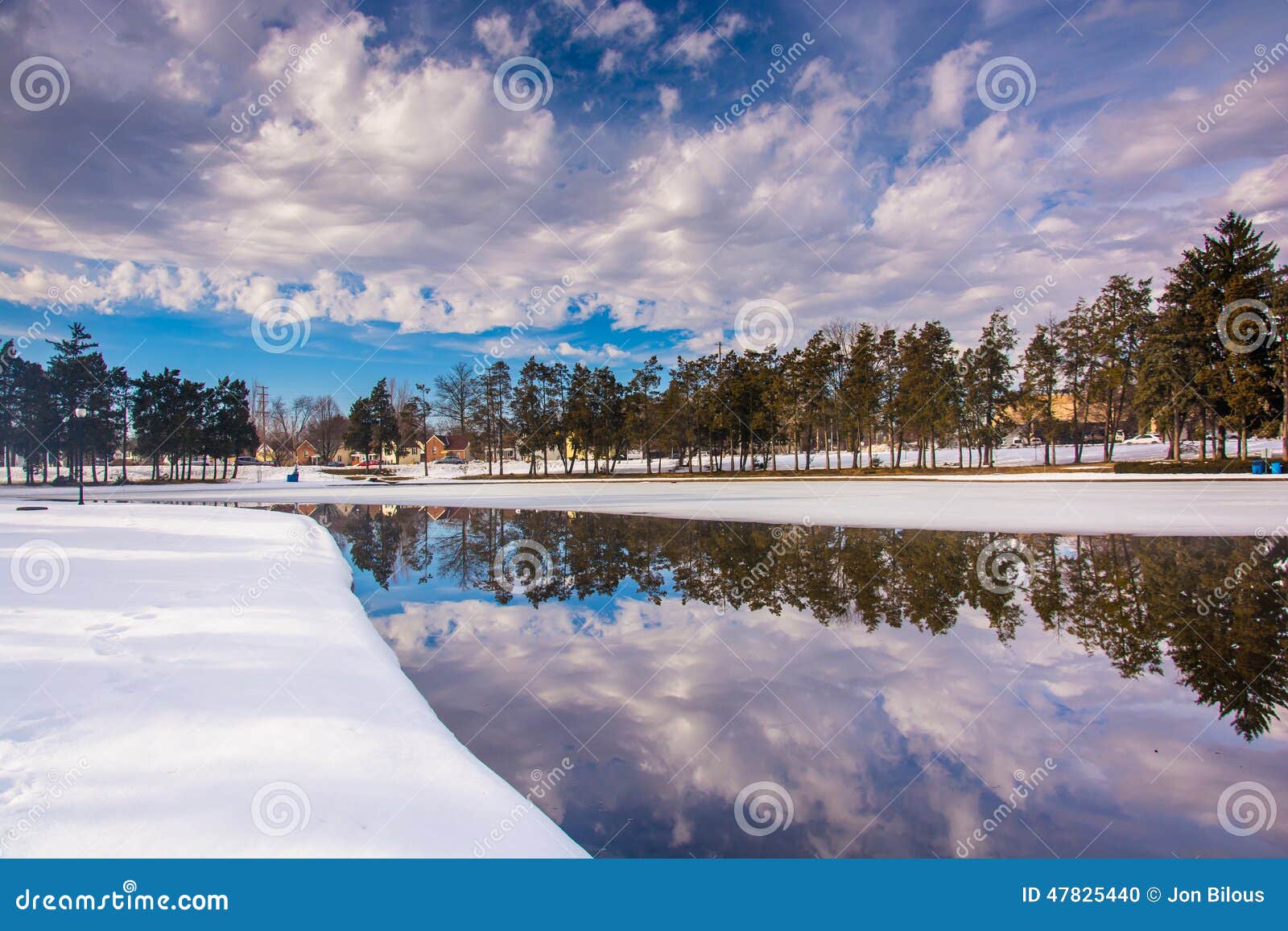 Winter Reflections at Kiwanis Lake, in York, Pennsylvania. Stock Photo