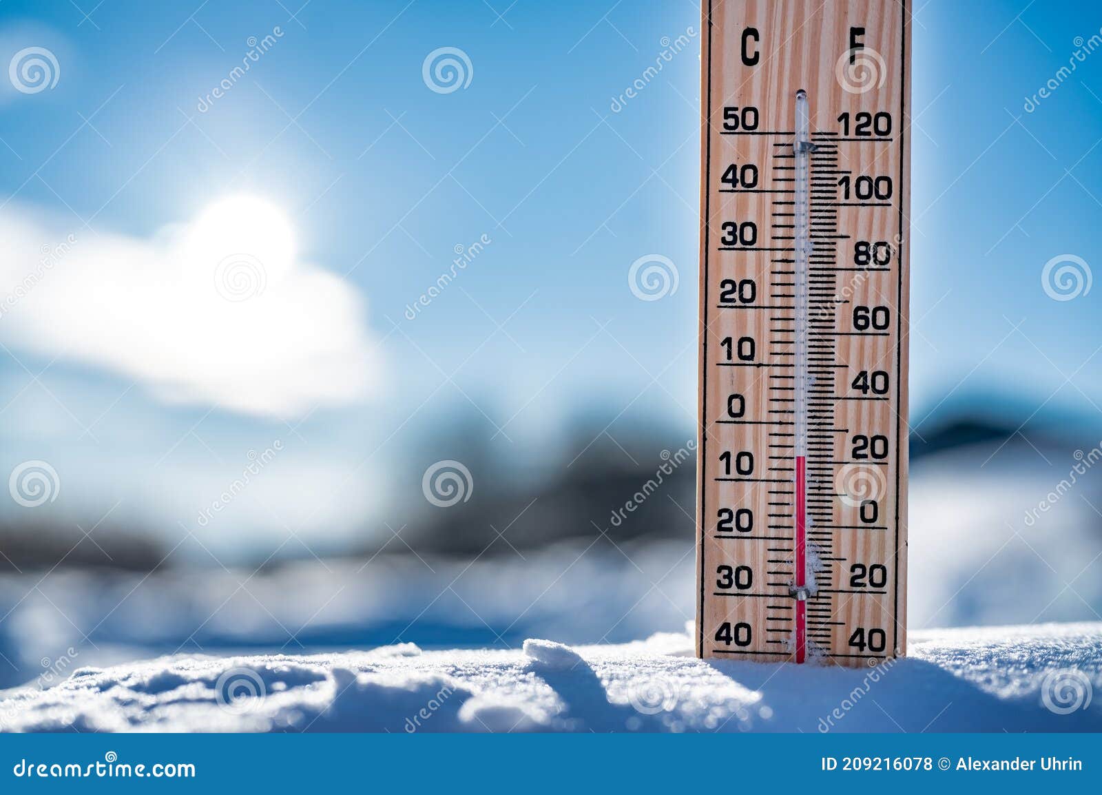 https://thumbs.dreamstime.com/z/winter-time-thermometer-snow-shows-low-temperatures-celsius-209216078.jpg
