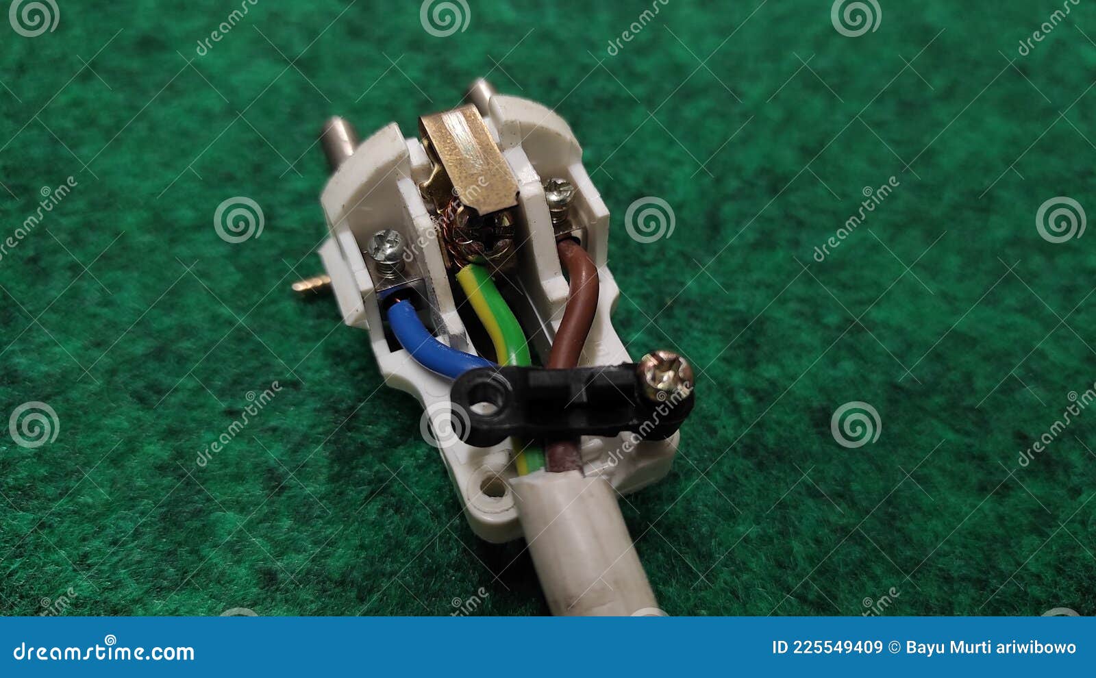 Wiring a Plug of Electrical Stock Image - Image of iron, gadget: 225549409