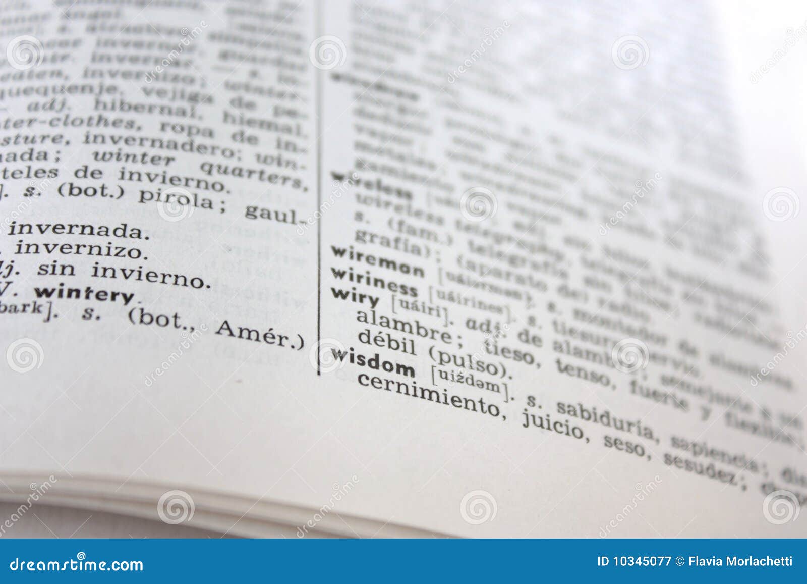'wisdom' Word In English-Spanish Dictionary Stock Image ...