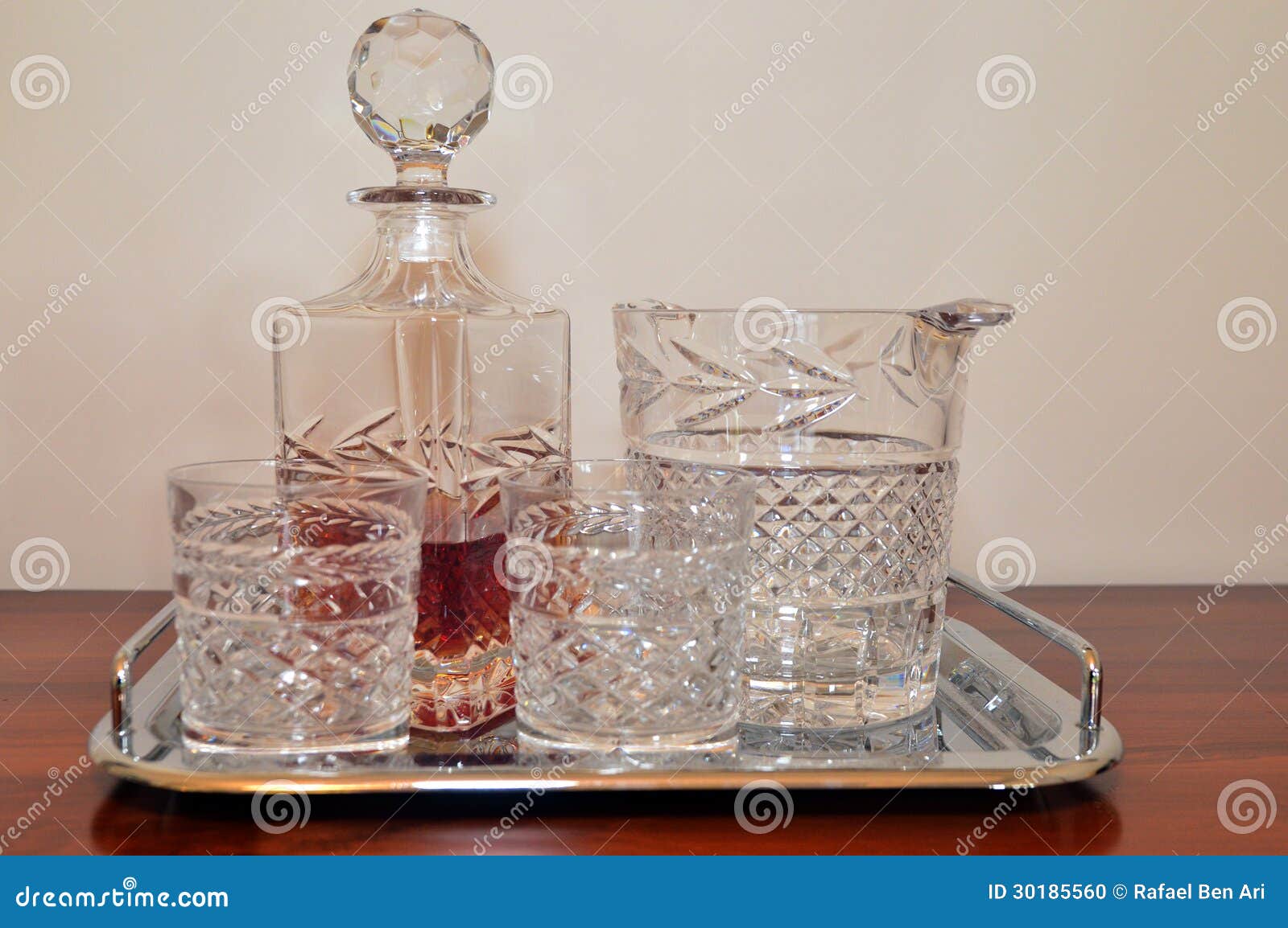 kanaal Halve cirkel Faial Wisky - Gedistilleerde Alcoholische Drank Stock Foto - Image of glas,  kubus: 30185560
