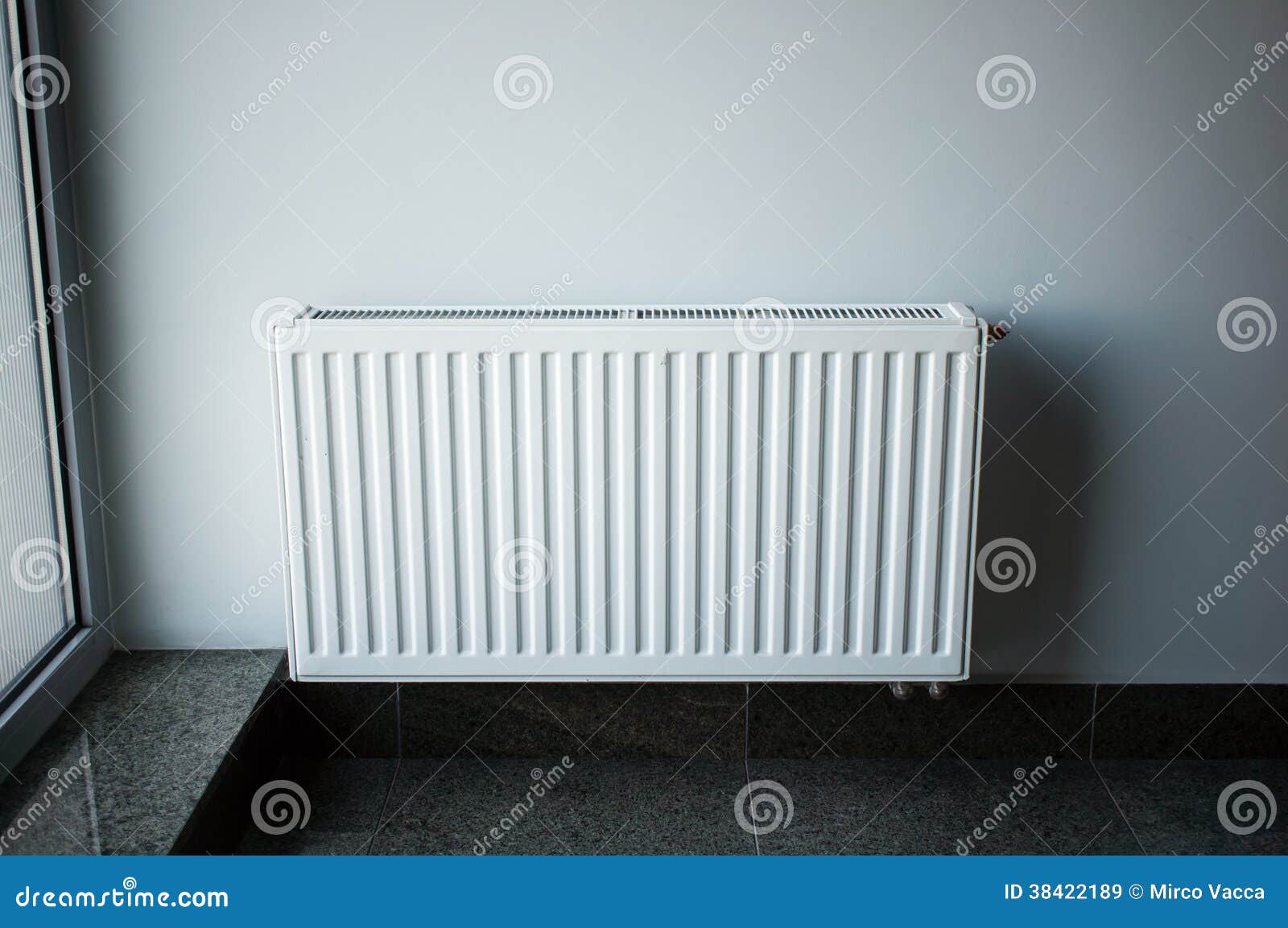 vervagen Gang Misschien Witte Radiator stock afbeelding. Image of verwarmingstoestel - 38422189