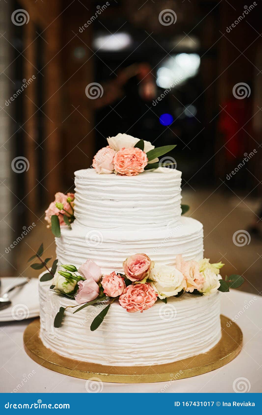 Beweren beet Allergie Witte Taart Met Roze En Witte Bloemen Van Pinda's En Rozen Extra Grote Driedaagse Taart Met Witte Taart Stock Afbeelding - Image of mooi, heerlijk: 167431017 Beweren beet Allergie Witte Taart Met Roze En Witte Bloemen Van Pinda's En Rozen Extra Grote Driedaagse Taart Met Witte Taart Stock Afbeelding - Image of mooi, heerlijk: 167431017