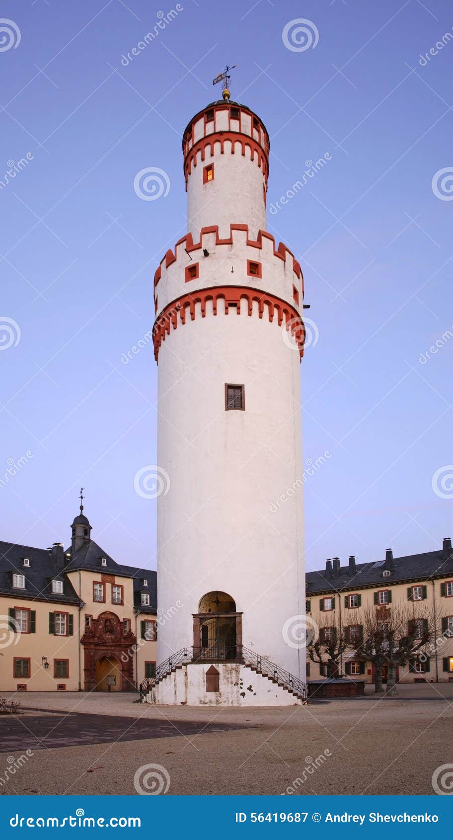 verkopen afgewerkt beschermen Witte Toren (Schlossturm) in Slechte Homburg Duitsland Stock Afbeelding -  Image of homburg, slecht: 56419687