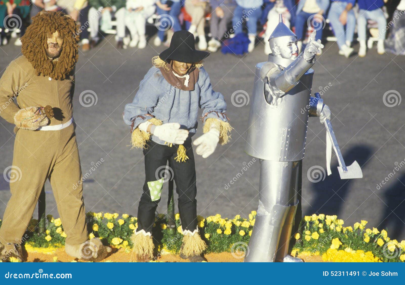 Wizard of Oz Float in Rose Bowl Parade, Pasadena, California Editorial