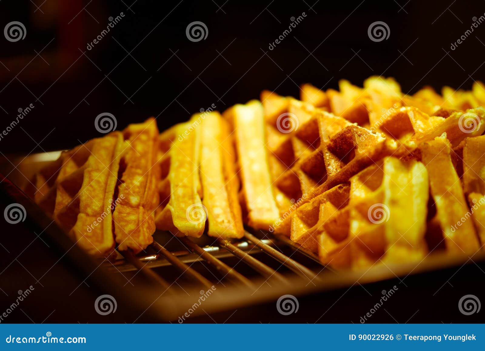 Wohlriechendes Brot Vom Ofen Morgens Stockfoto - Bild von gelb, essen ...