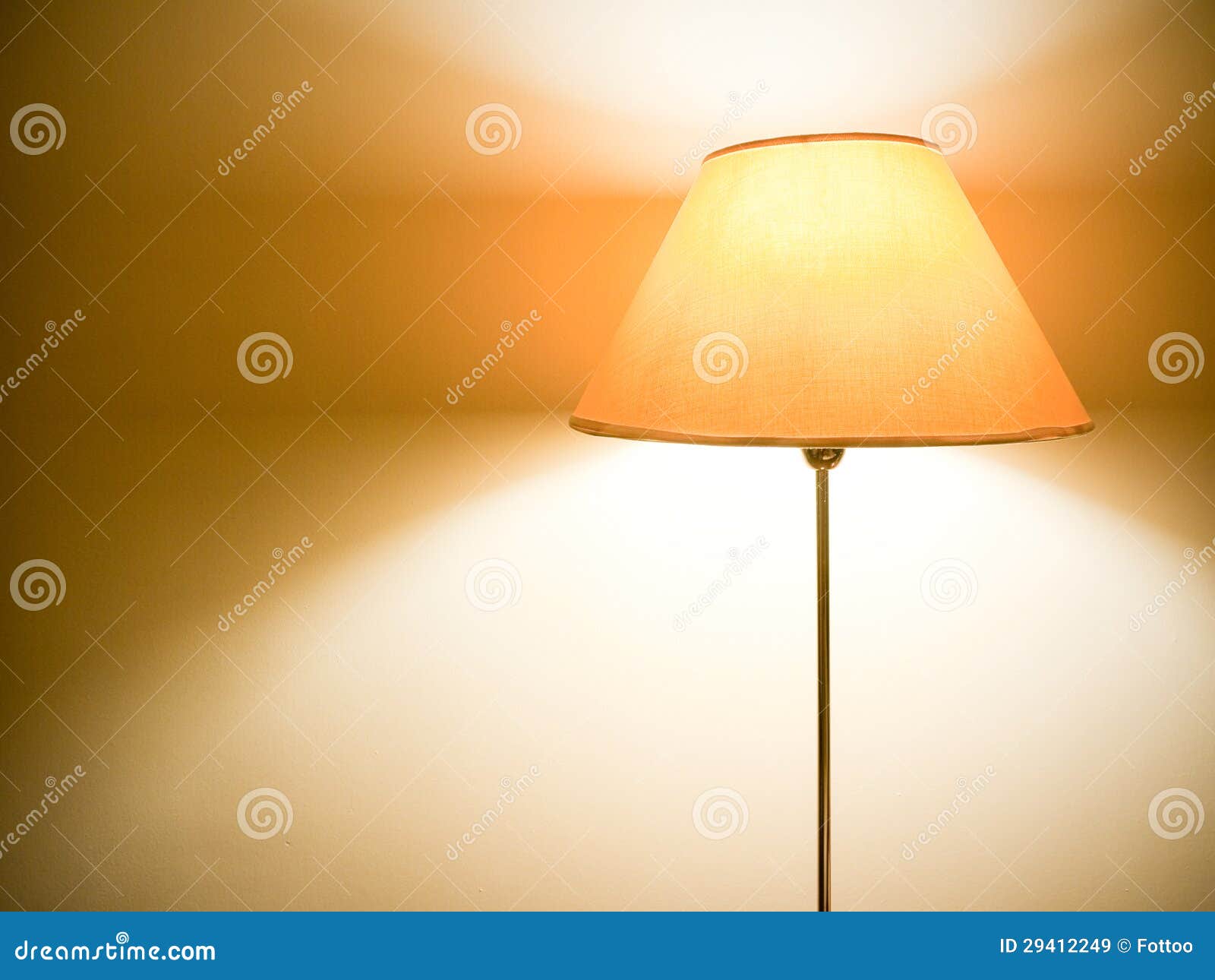 Wohnzimmerlampe stockbild. Bild von ausrüstung, horizontal - 48