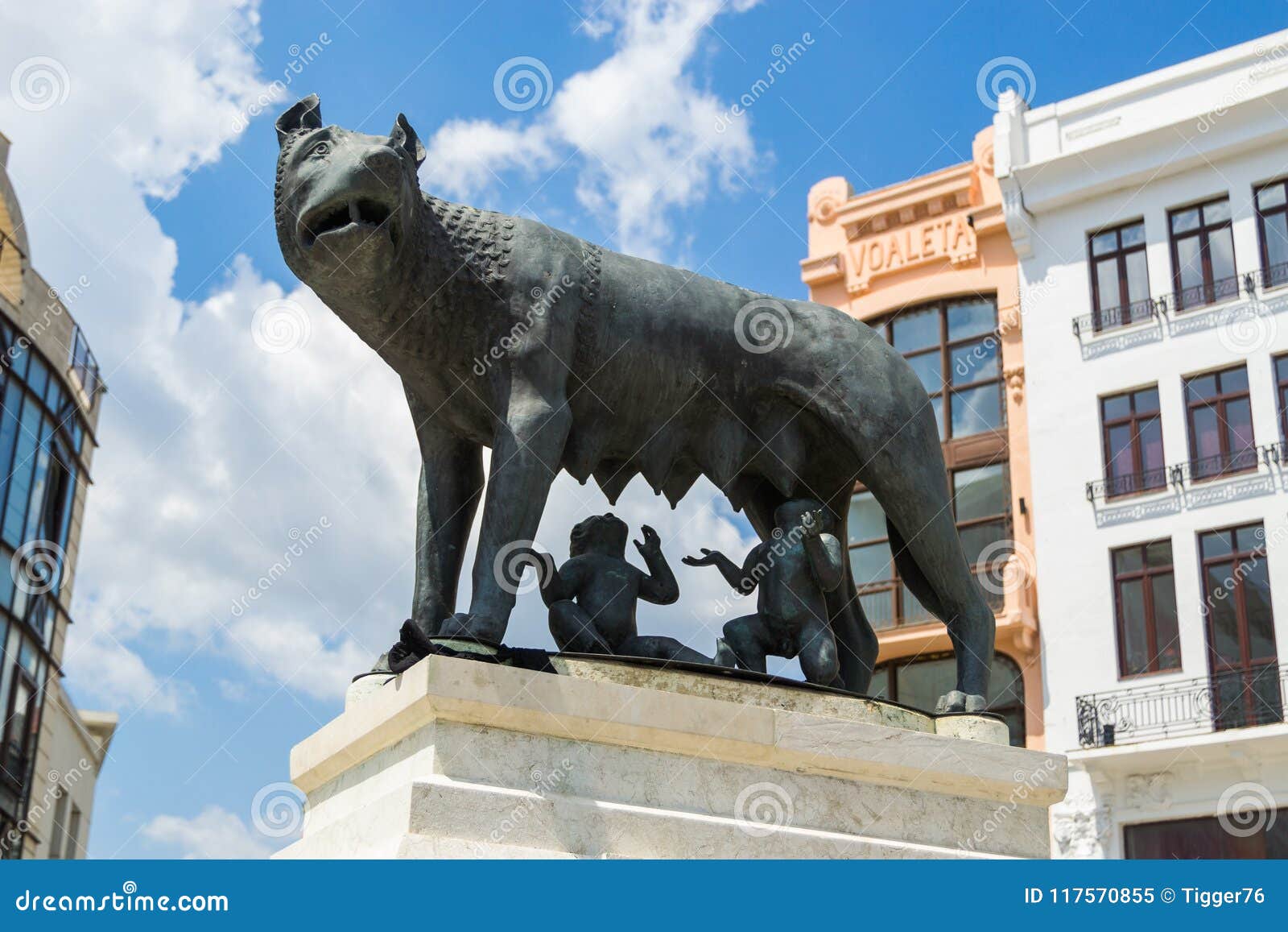 Wolf with Romulus and Remus Editorial Image - Image of historic ...