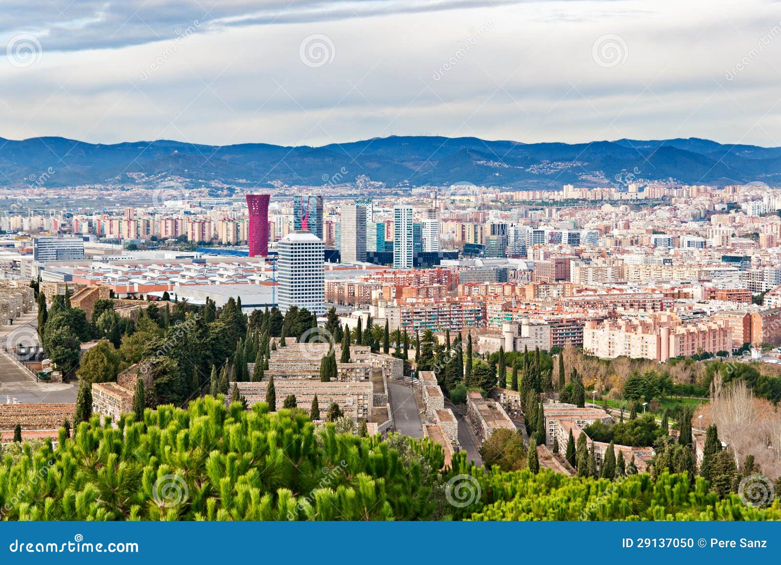 Wolkenkrabbers in Barcelona. Wolkenkrabbers in de luchtmening van Barcelona