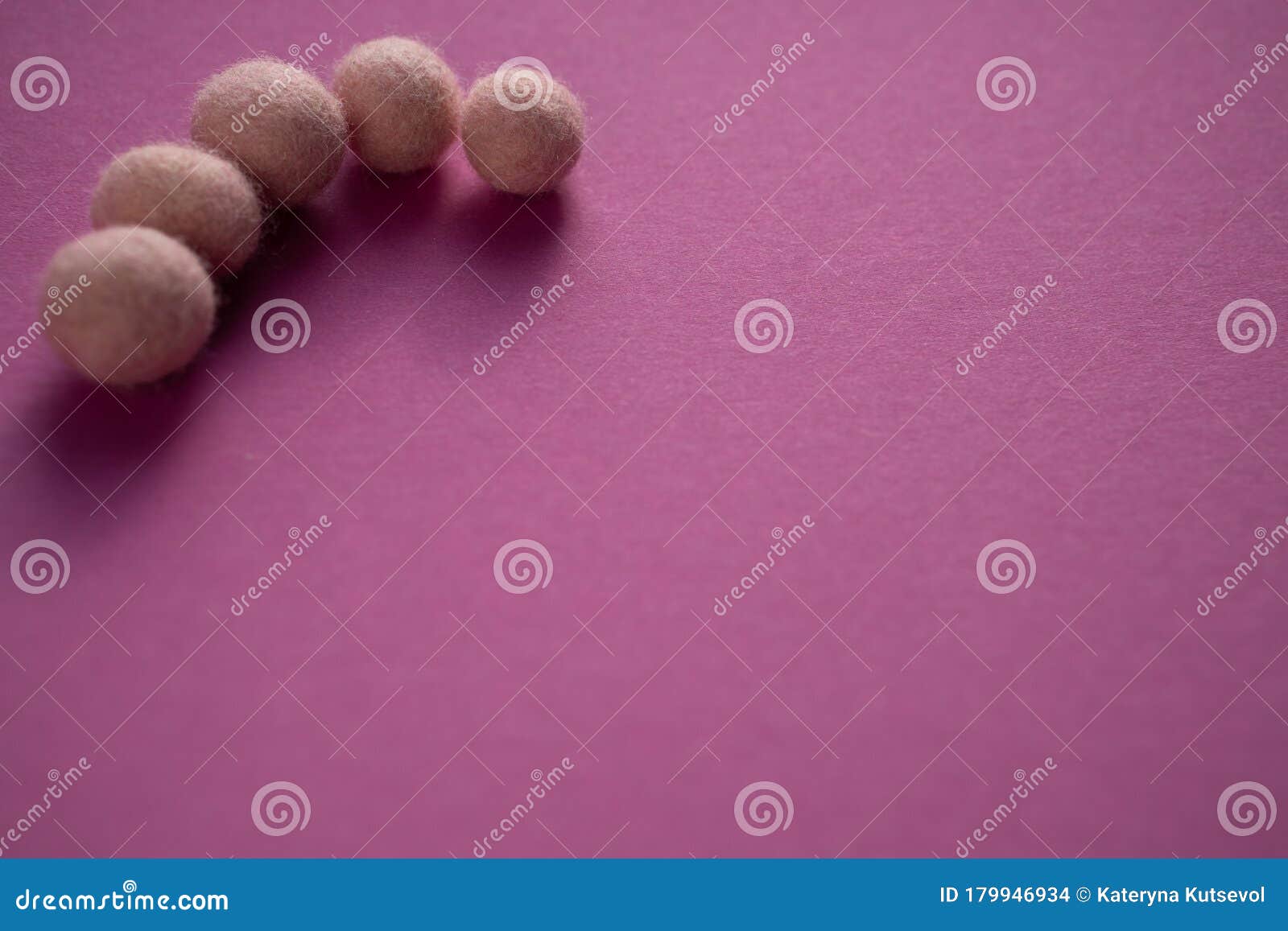 Wollperlen Fur Frauenzubehor Und Hobbys Stockfoto Bild Von Frauenzubehor Fur