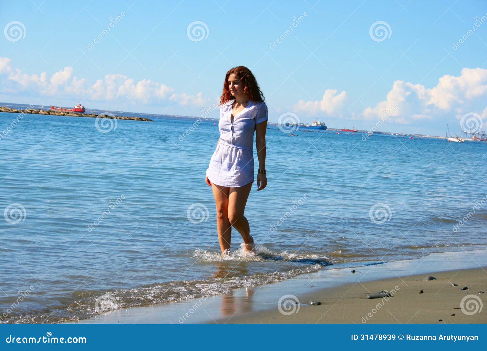 Woman On Beach Royalty Free Stock Images - Image: 31478939