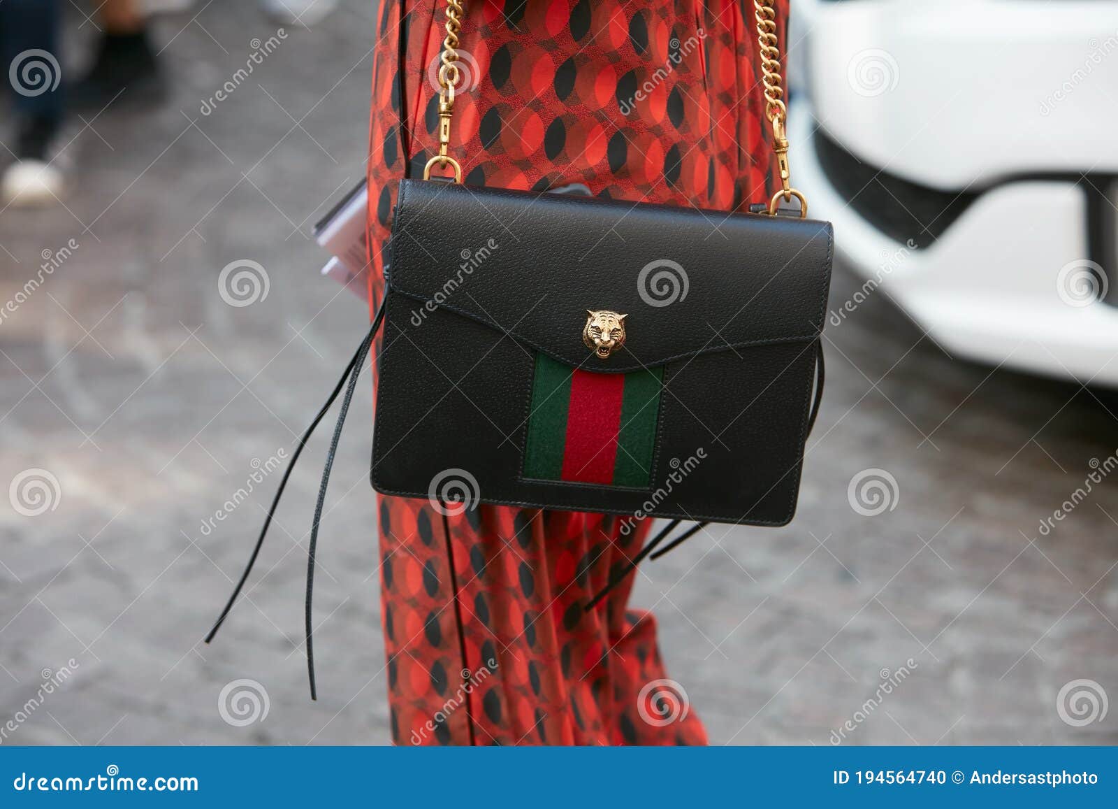 black gucci bag red green stripe