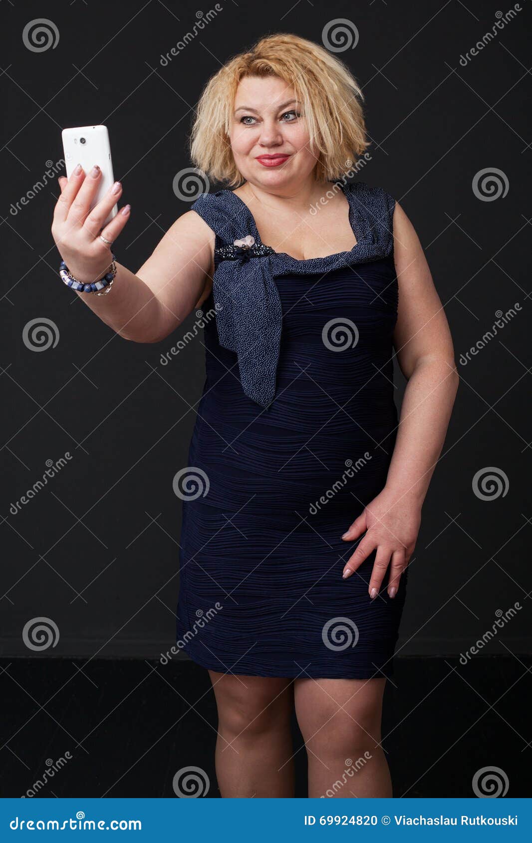 selfie mature woman dress xxx photo