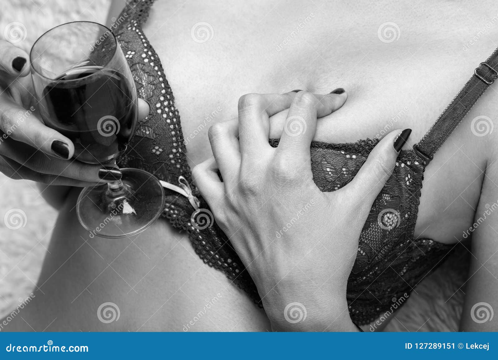 я пьянею на женской груди (120) фото