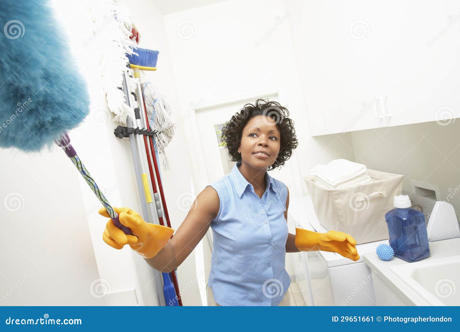 8,822 Black Woman Cleaning House Royalty-Free Images, Stock Photos