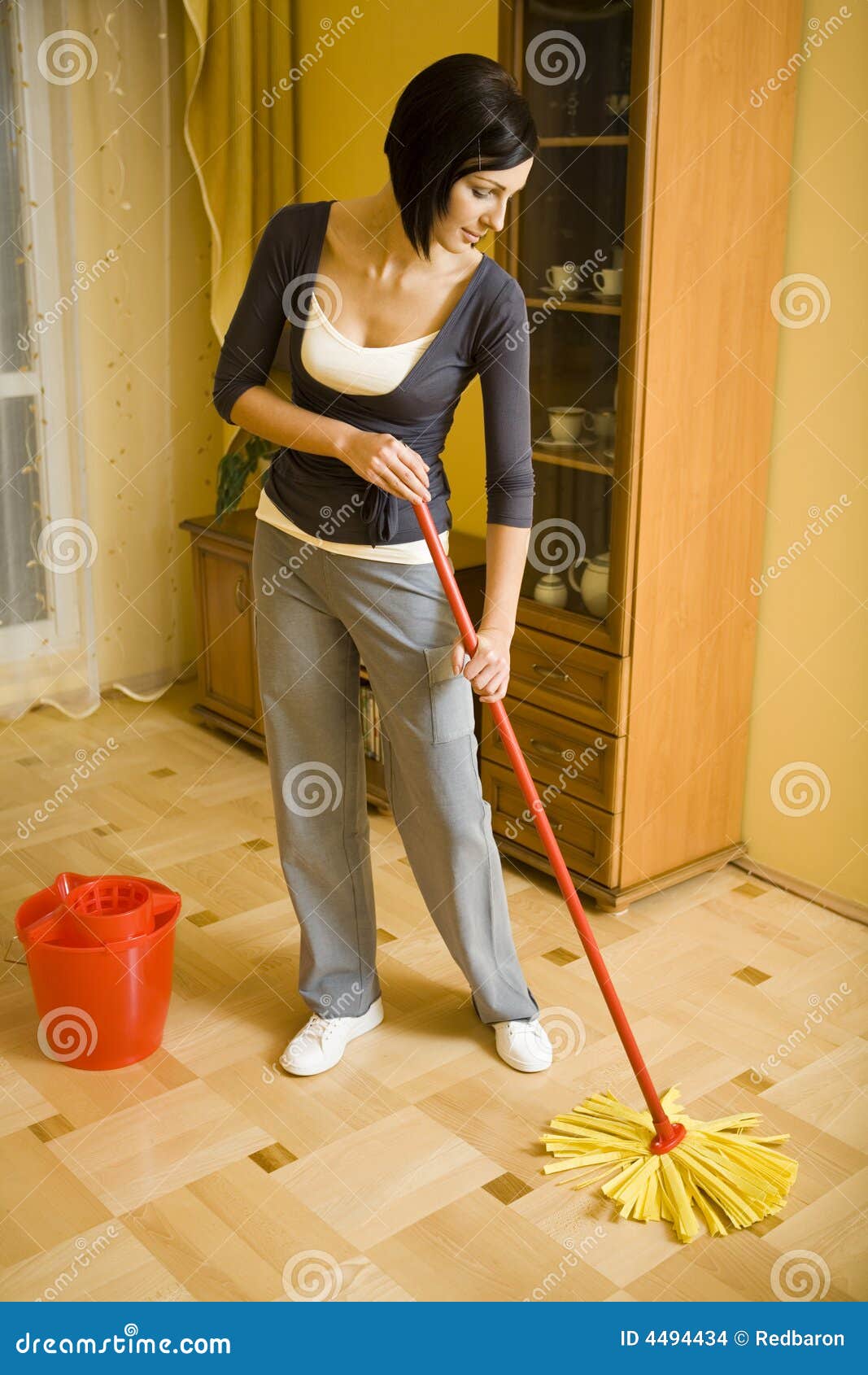 578 Woman Scrubbing Floor Stock Photos image