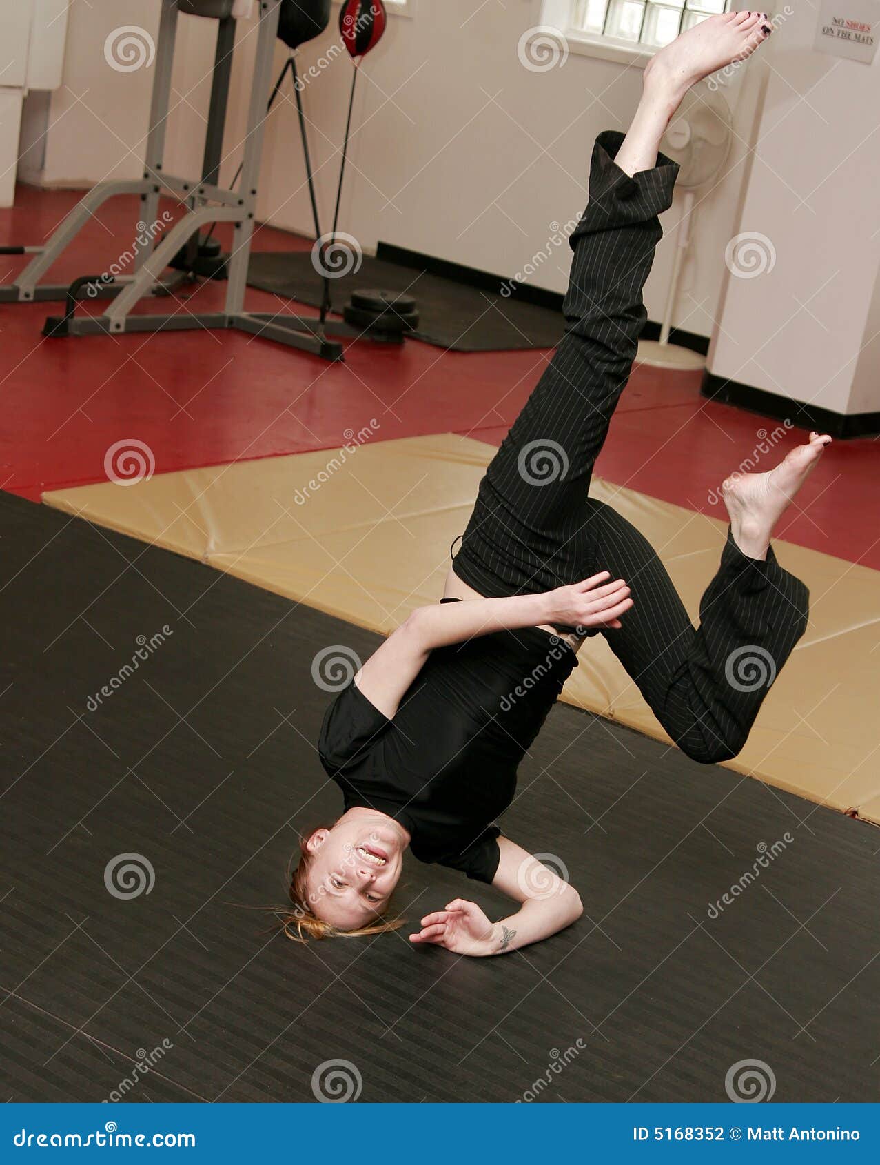 Handstand.goddess