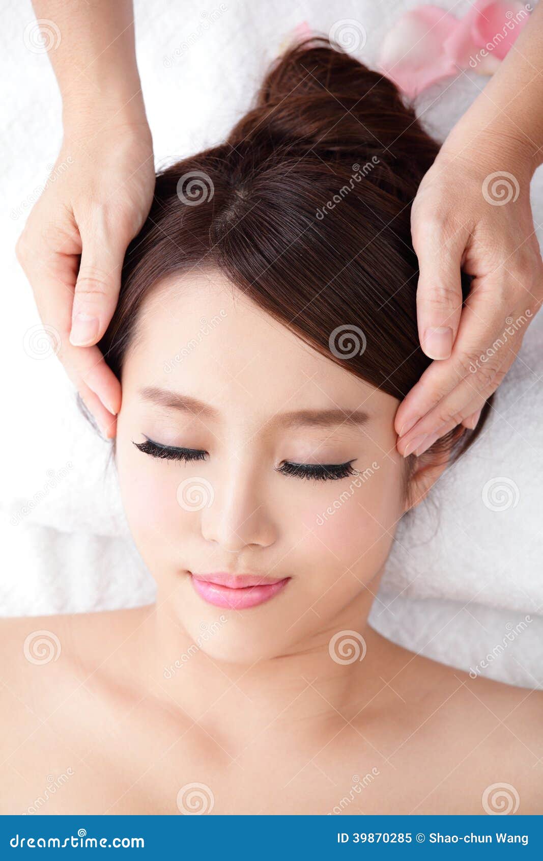 Woman Enjoy Receiving Face Massage At Spa With Roses Stock Image Image Of Adult Care 39870285