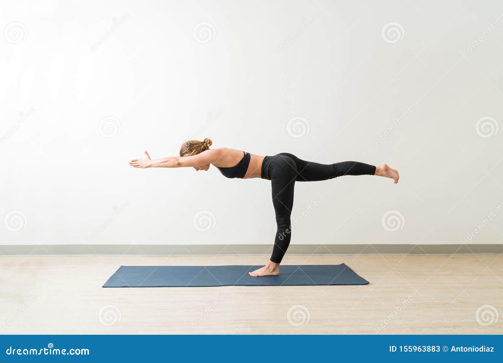 Warrior Pose Images – Browse 75,342 Stock Photos, Vectors, and Video |  Adobe Stock