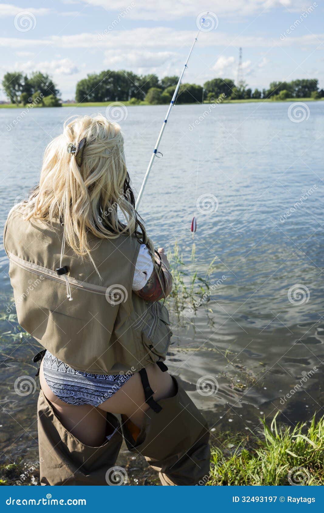 https://thumbs.dreamstime.com/z/woman-fishing-picture-blond-ready-to-cast-32493197.jpg