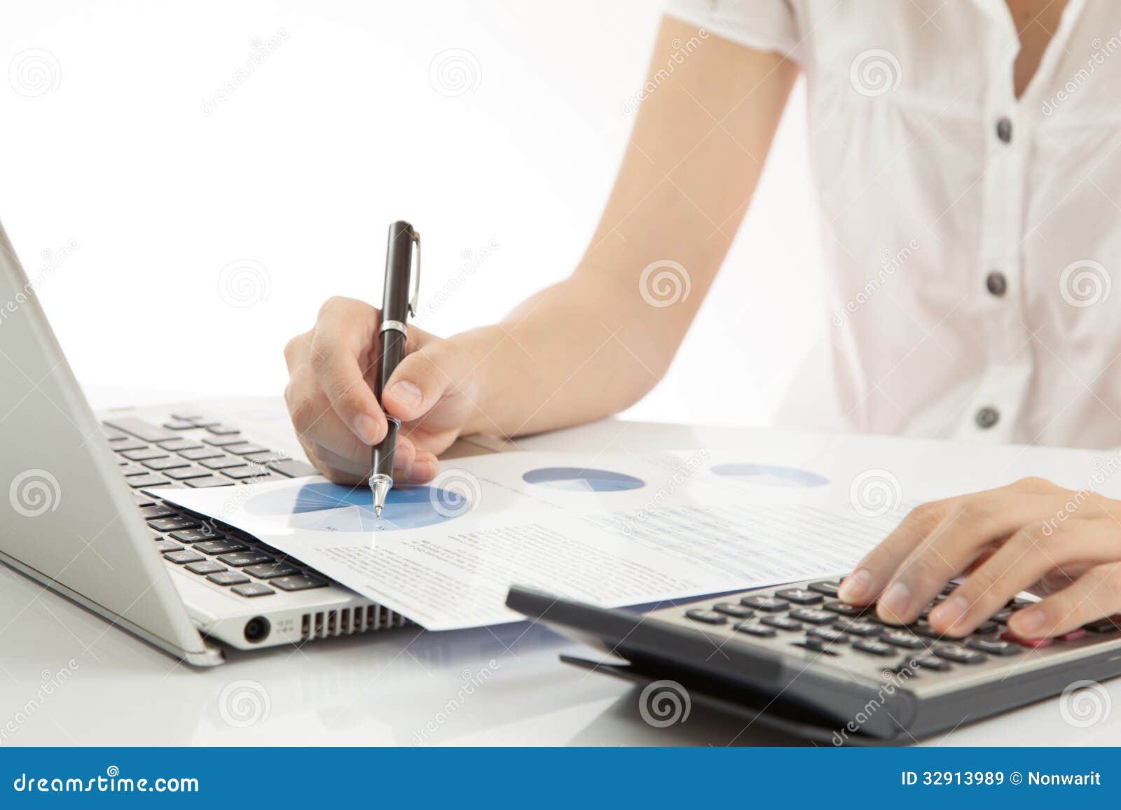 Woman hand on laptop stock image. Image of list, chart - 32913989